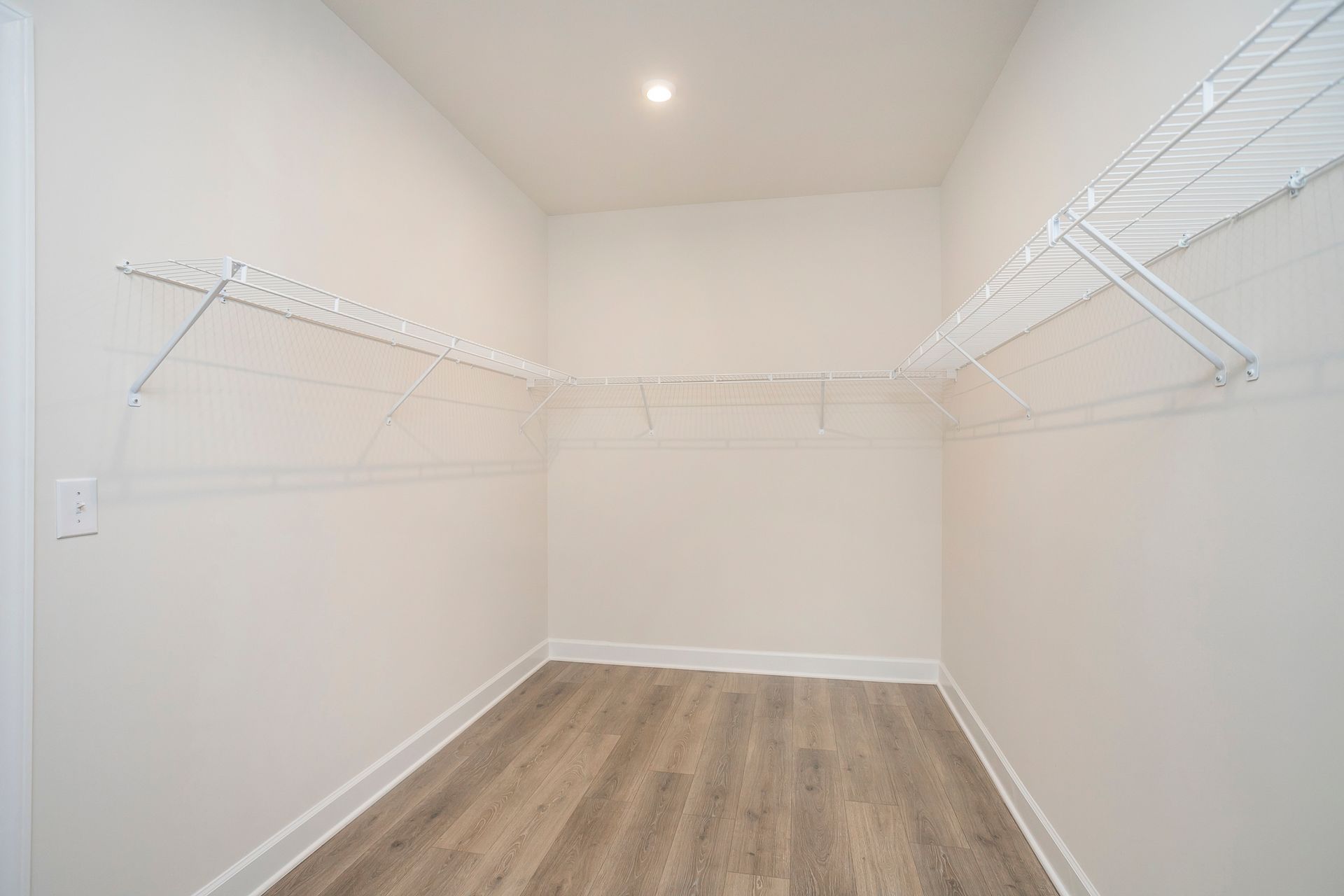 Camden Walk-In Closet