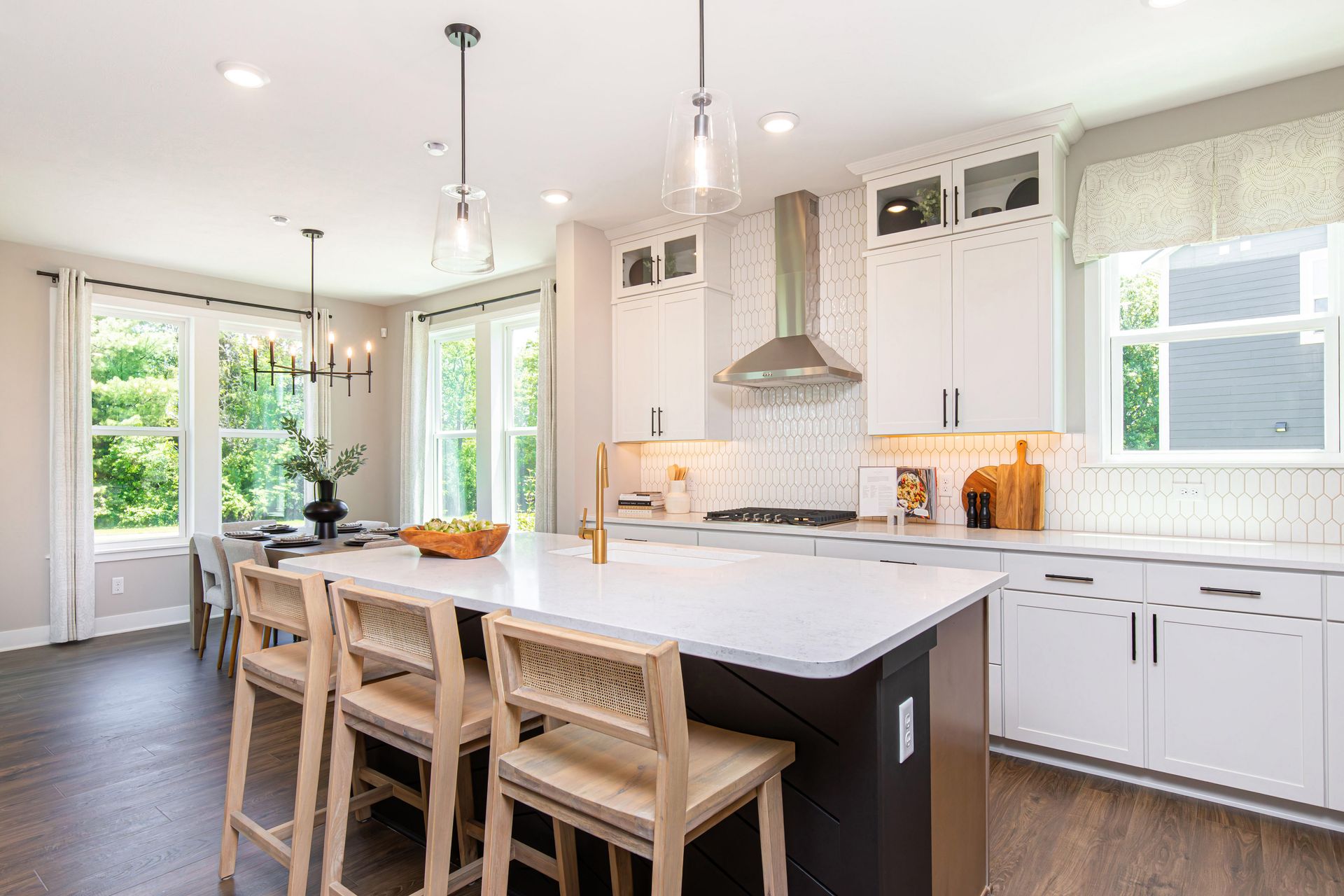 Washington Kitchen and Dining Area