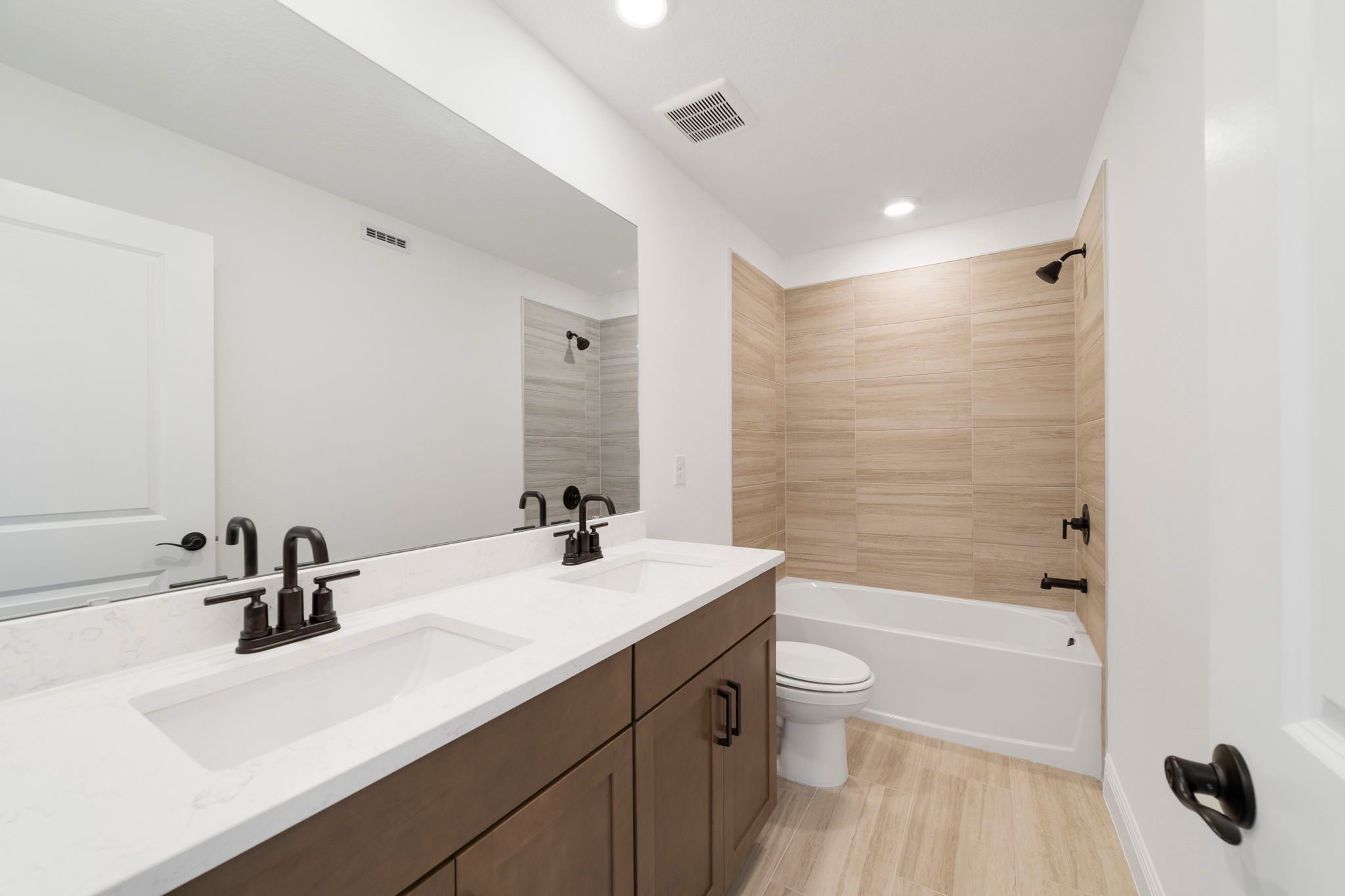 Luciana Bathroom 2