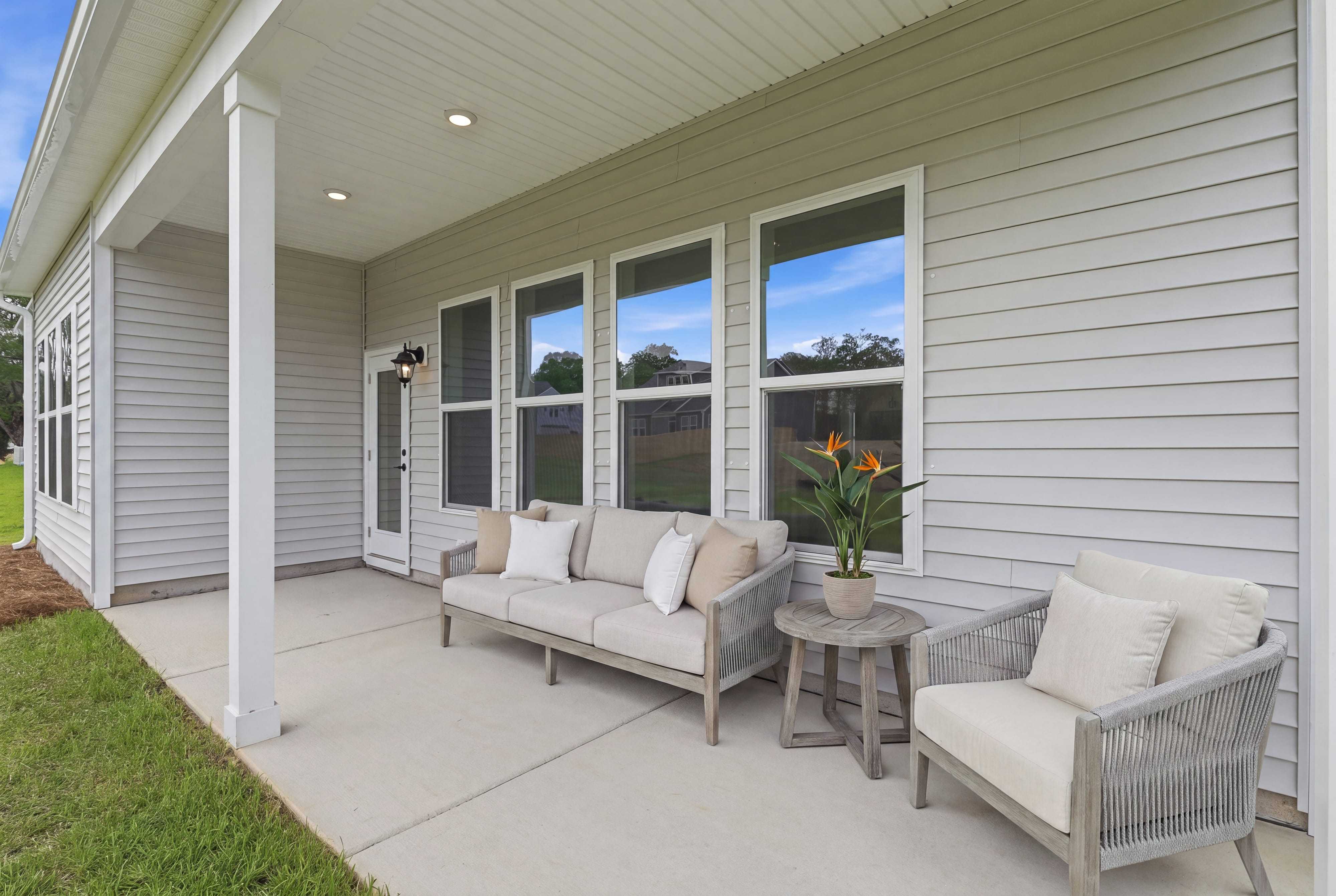Juniper II Covered Porch