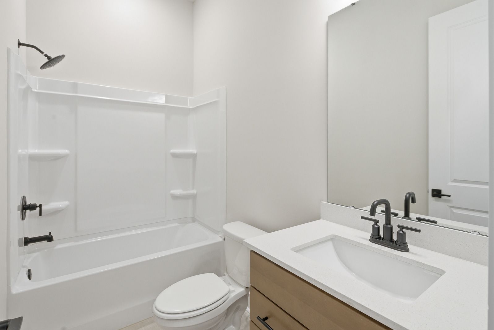 Juniper II Bathroom 2