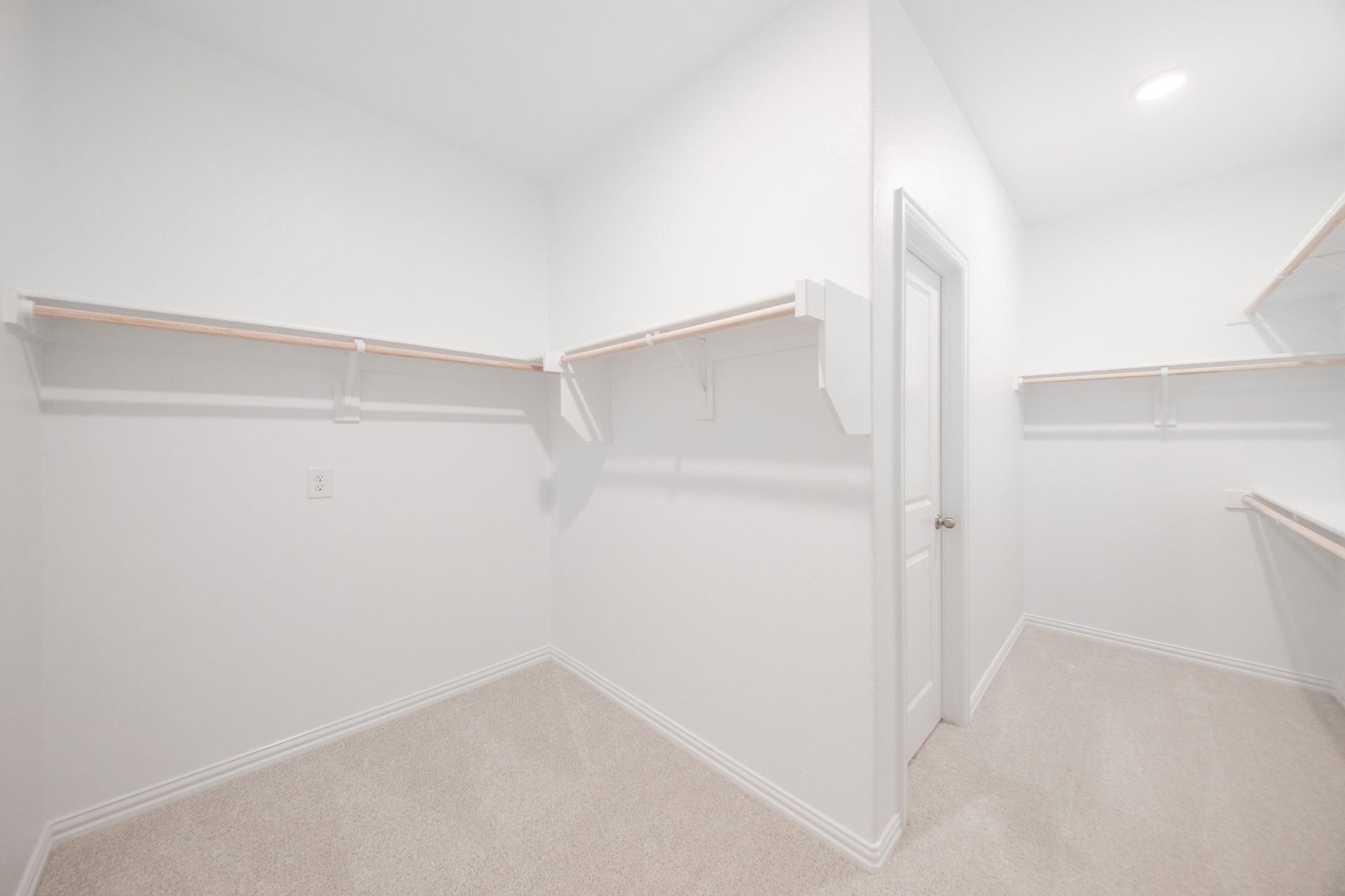 Lantana Primary Closet