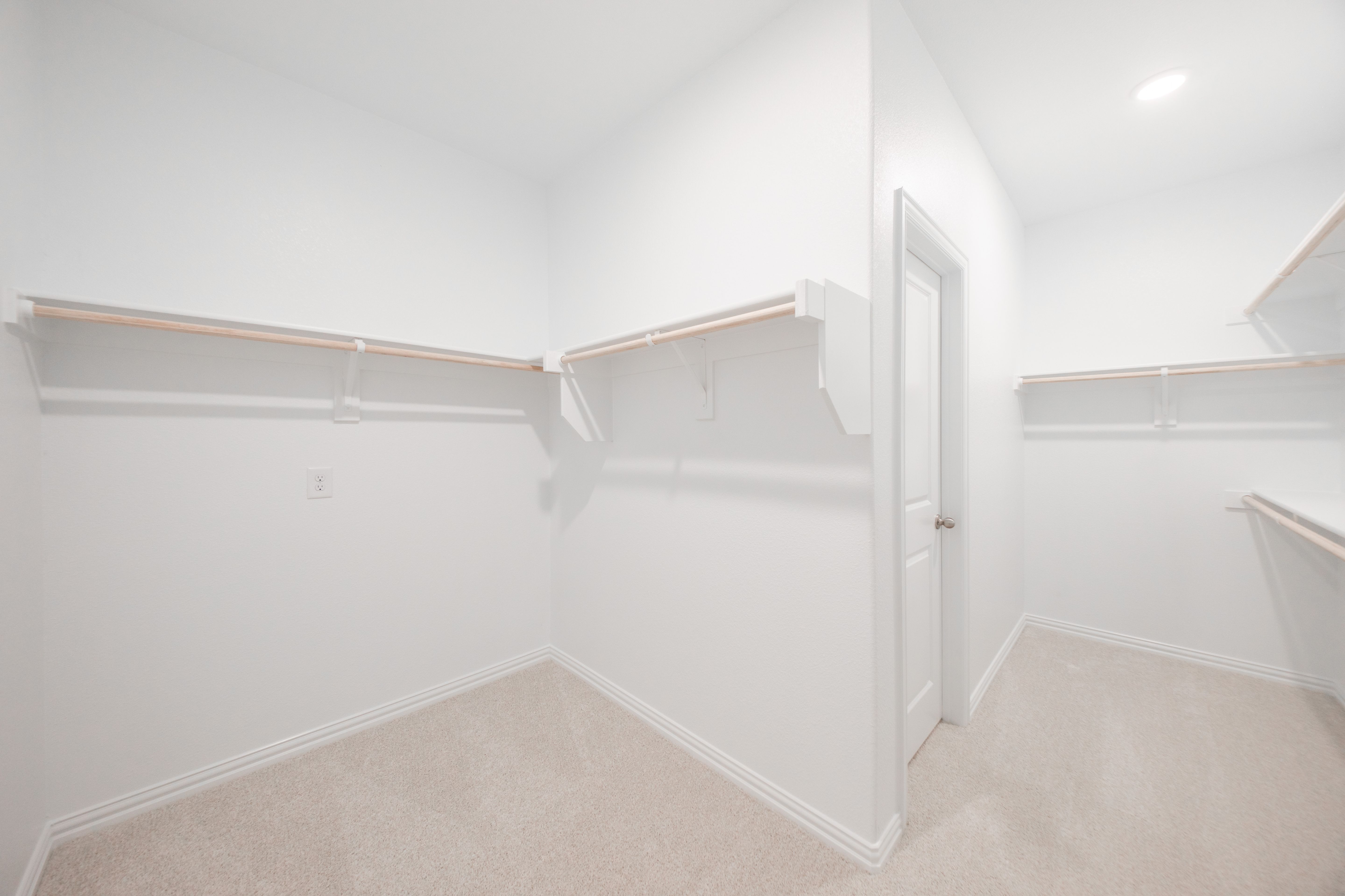 Lantana Primary Closet