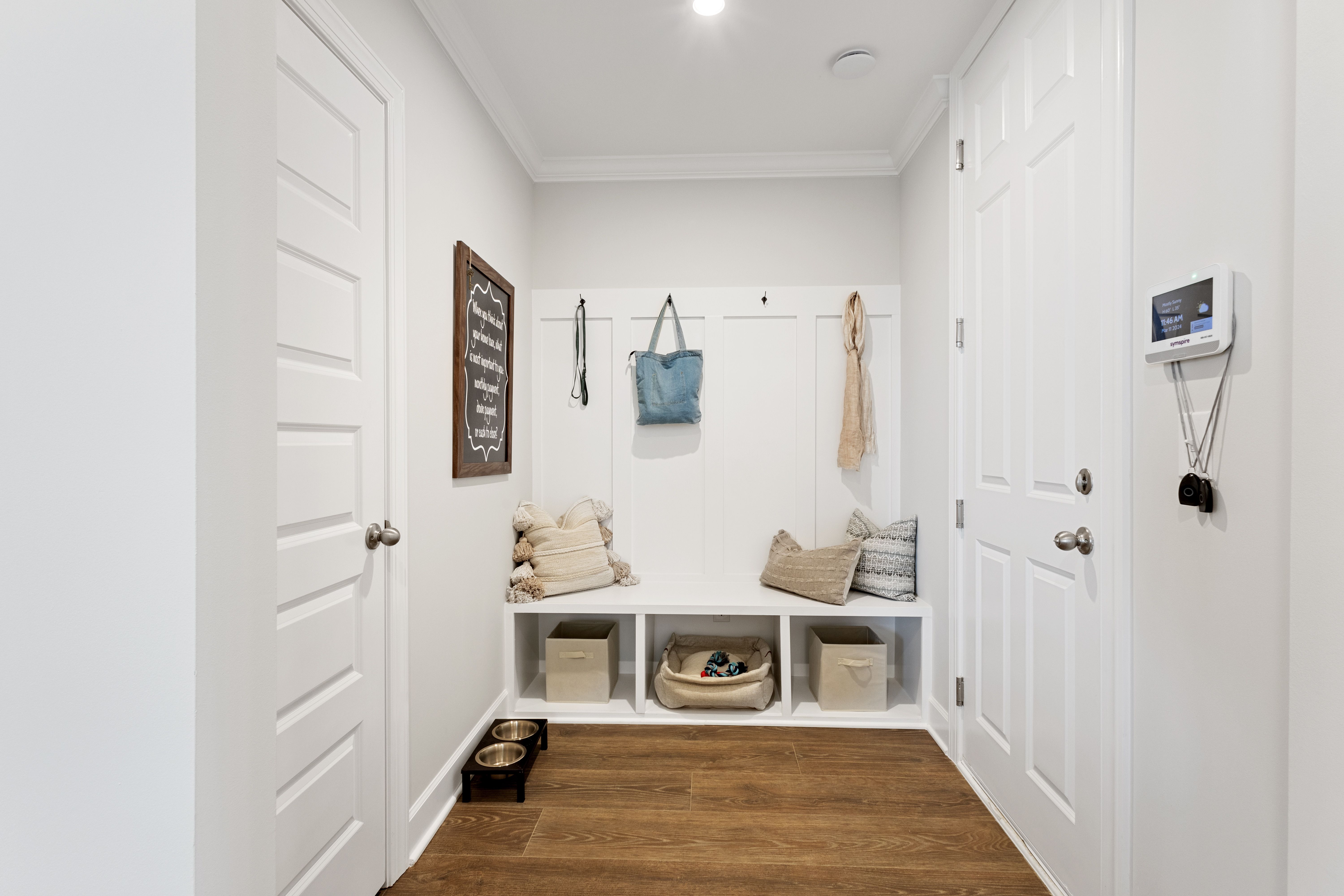 Ansley Valet Bench with Hooks