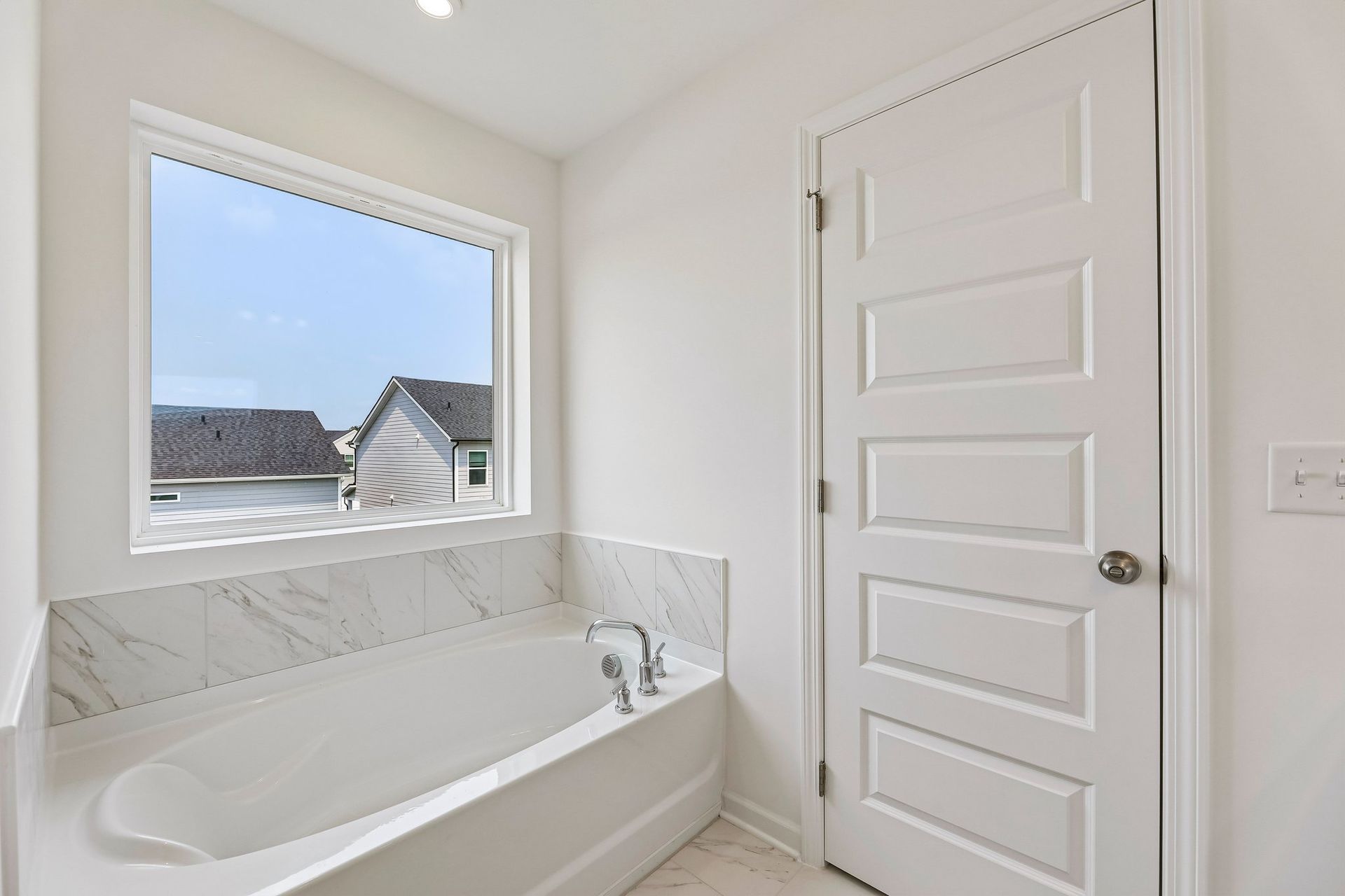 Savannah Primary Bath