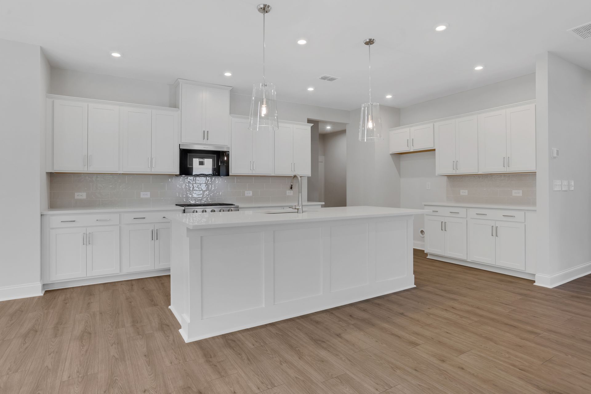 Newton II Kitchen