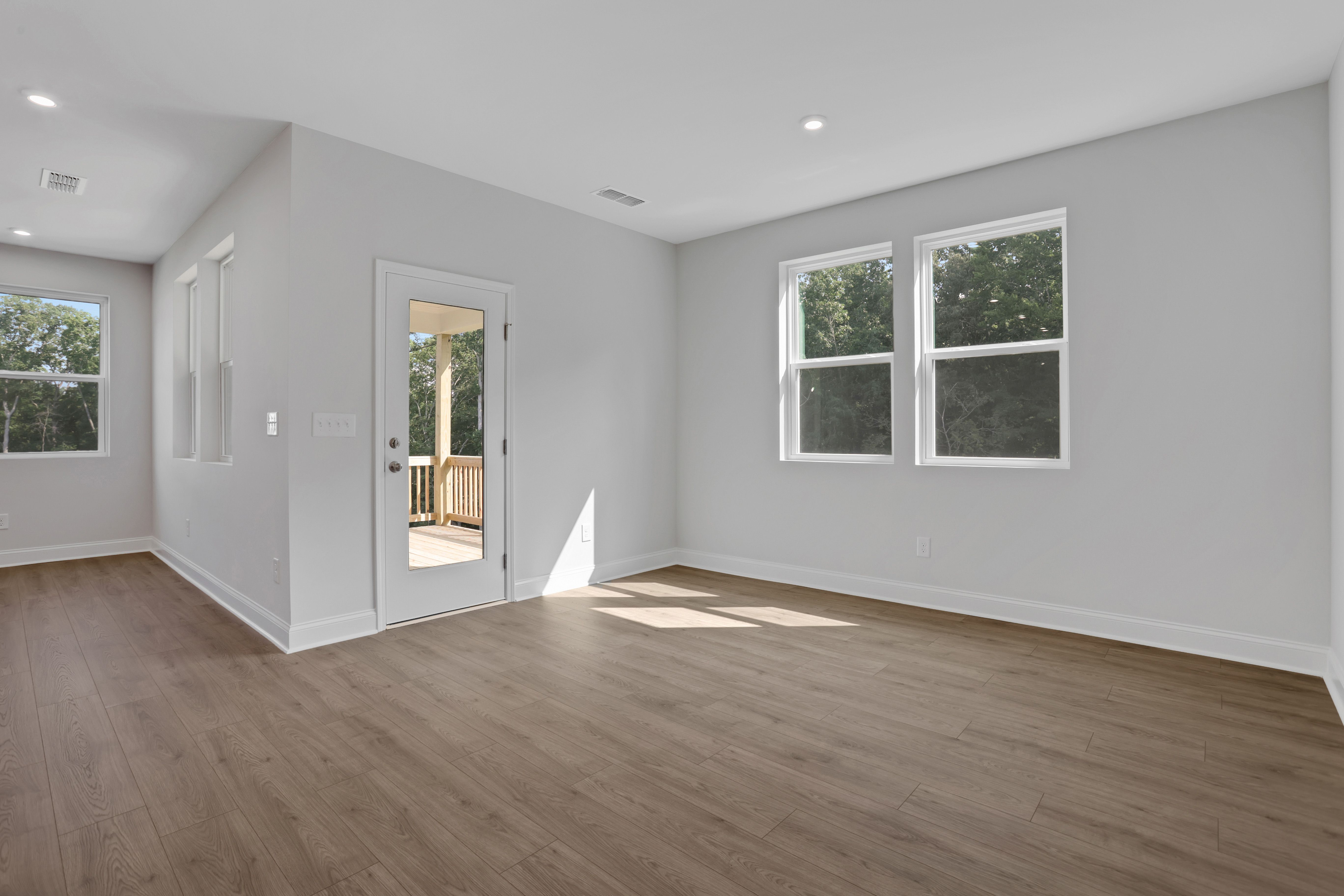 Newton II Dining Room