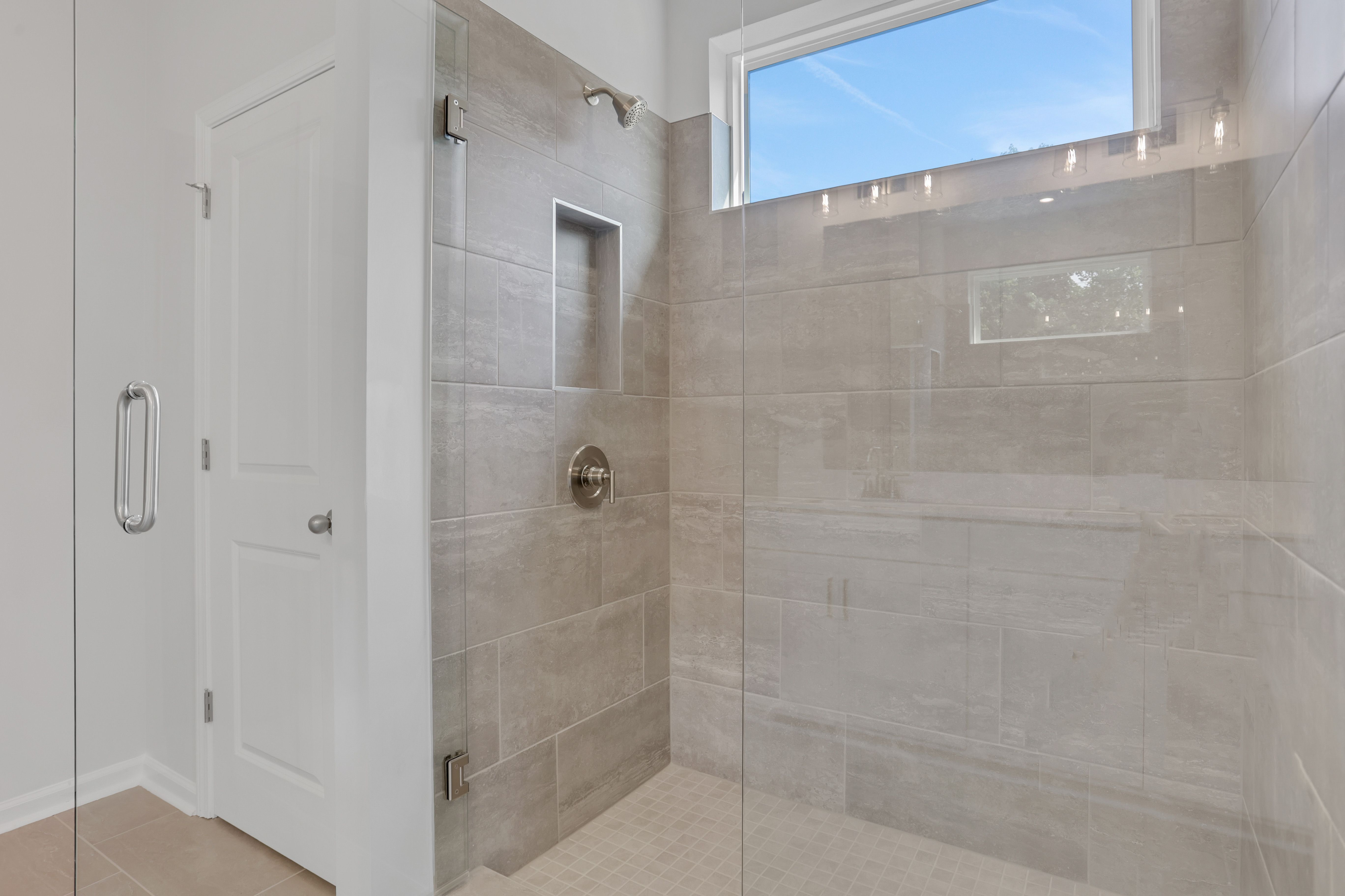 Newton II Primary Bath