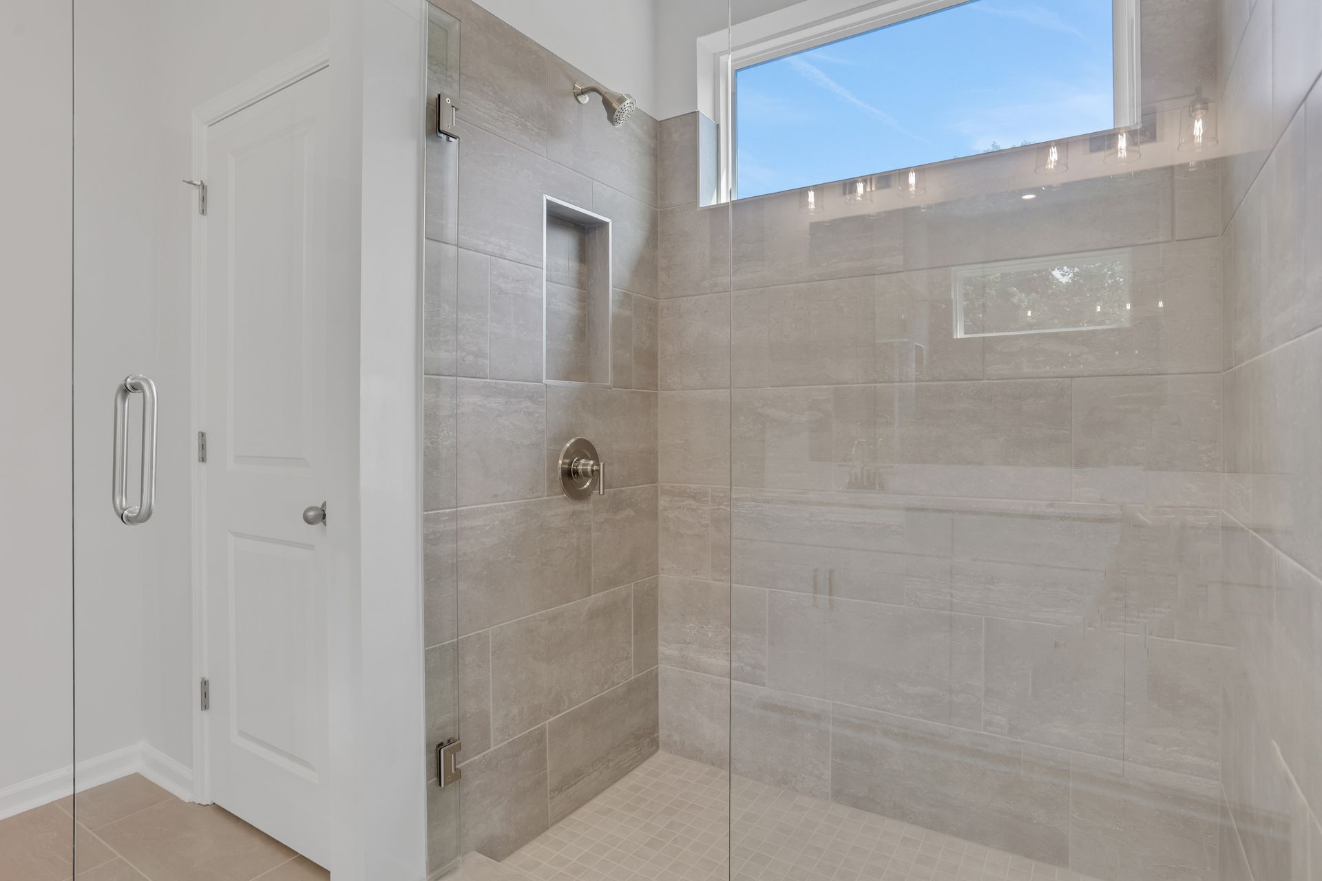 Newton II Primary Bath