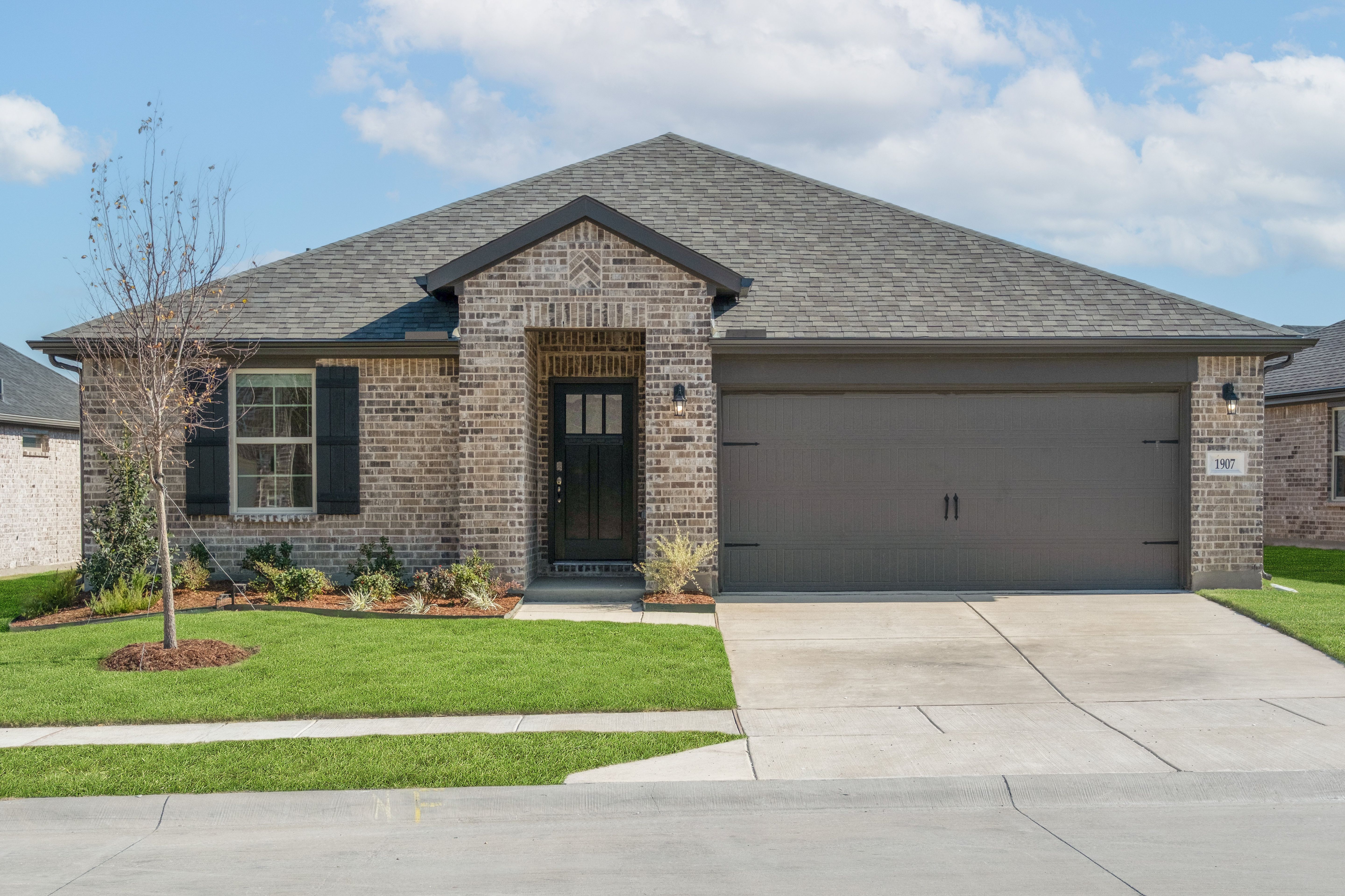 Sierra Traditional A Exterior