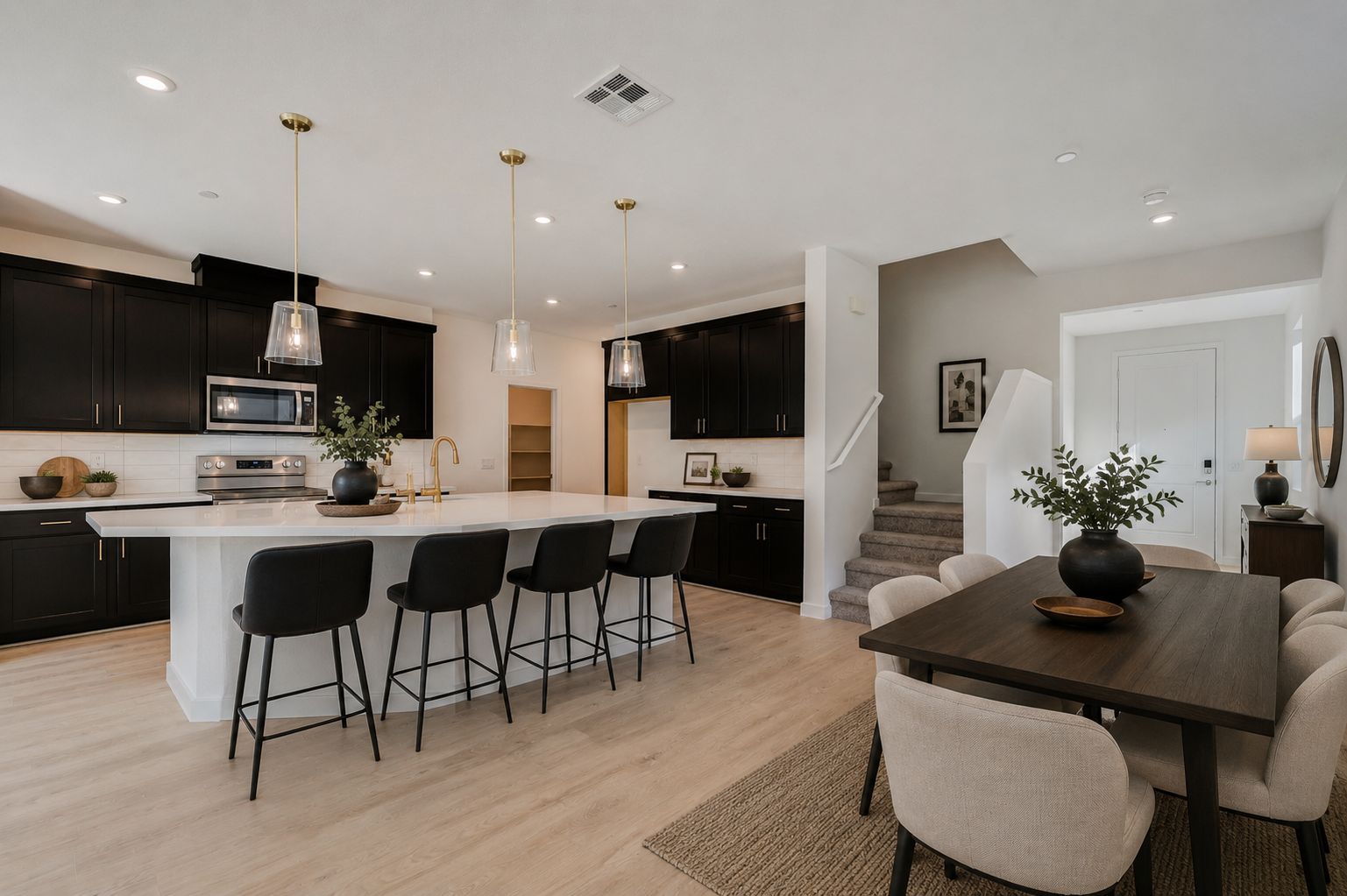 Sequoia Kitchen and Dining Room