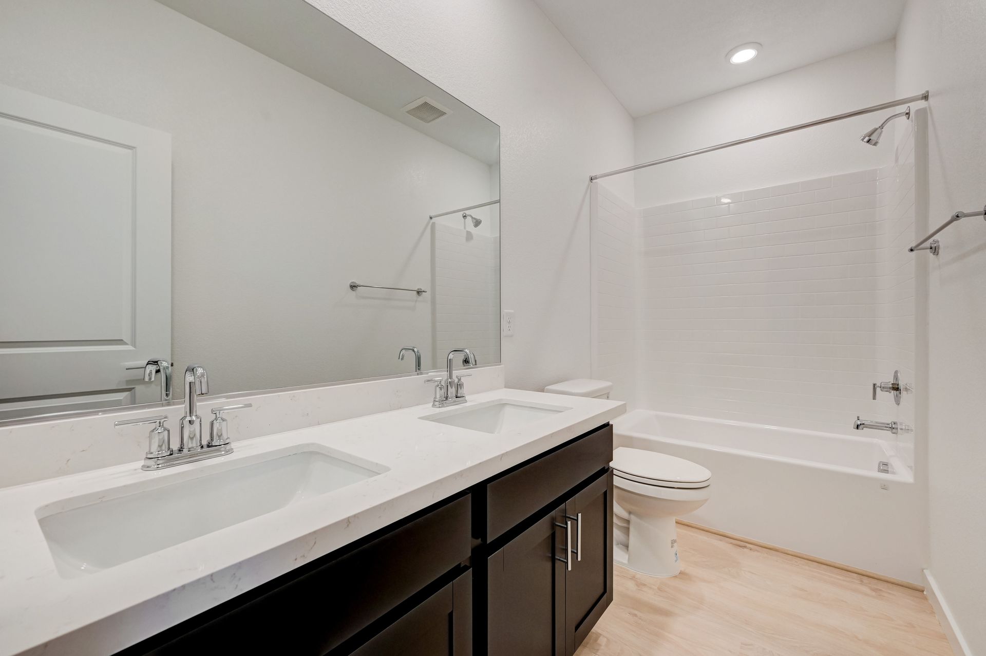 Sequoia Bathroom 2