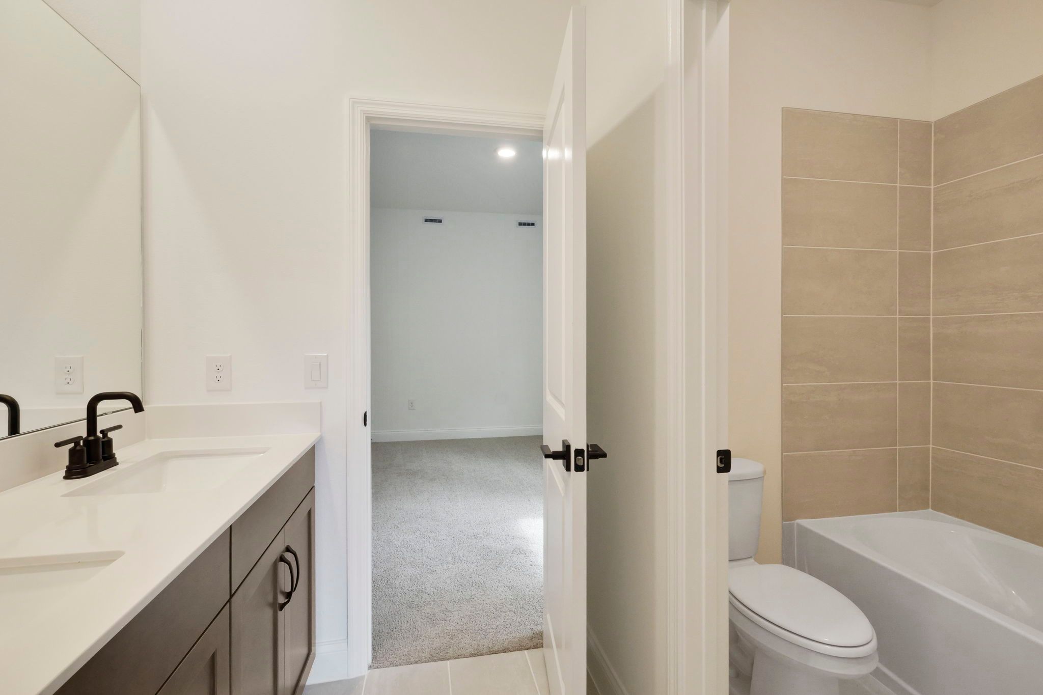 Sequoia Bathroom 2