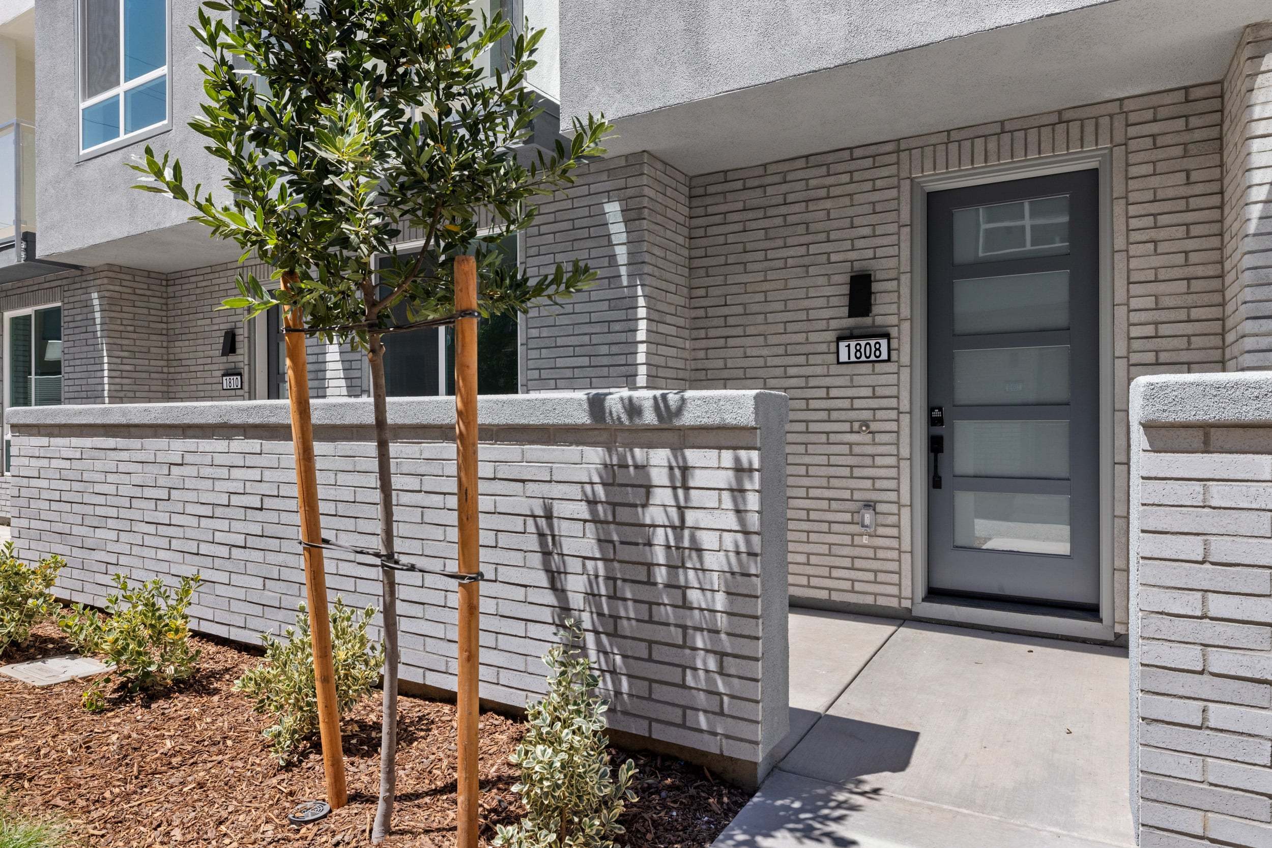 Sutter Urban Lifestyle L Exterior
