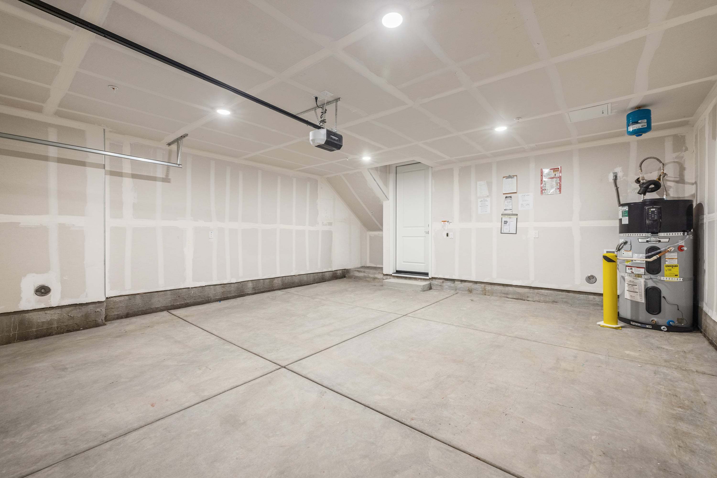 Sutter 2-Car Garage