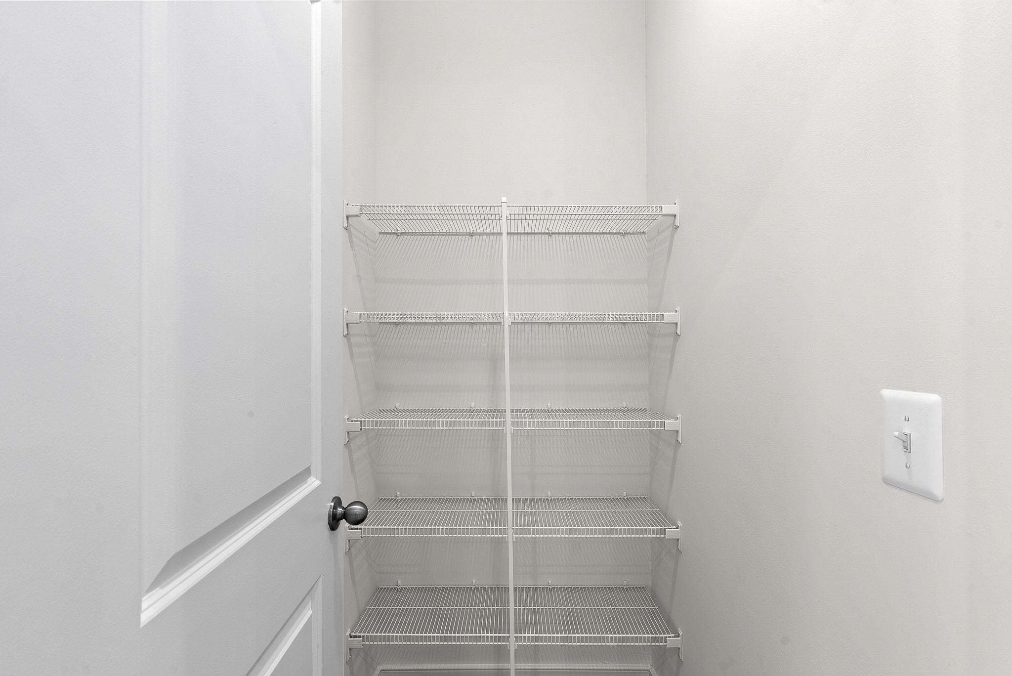Potomac Walk-In Pantry