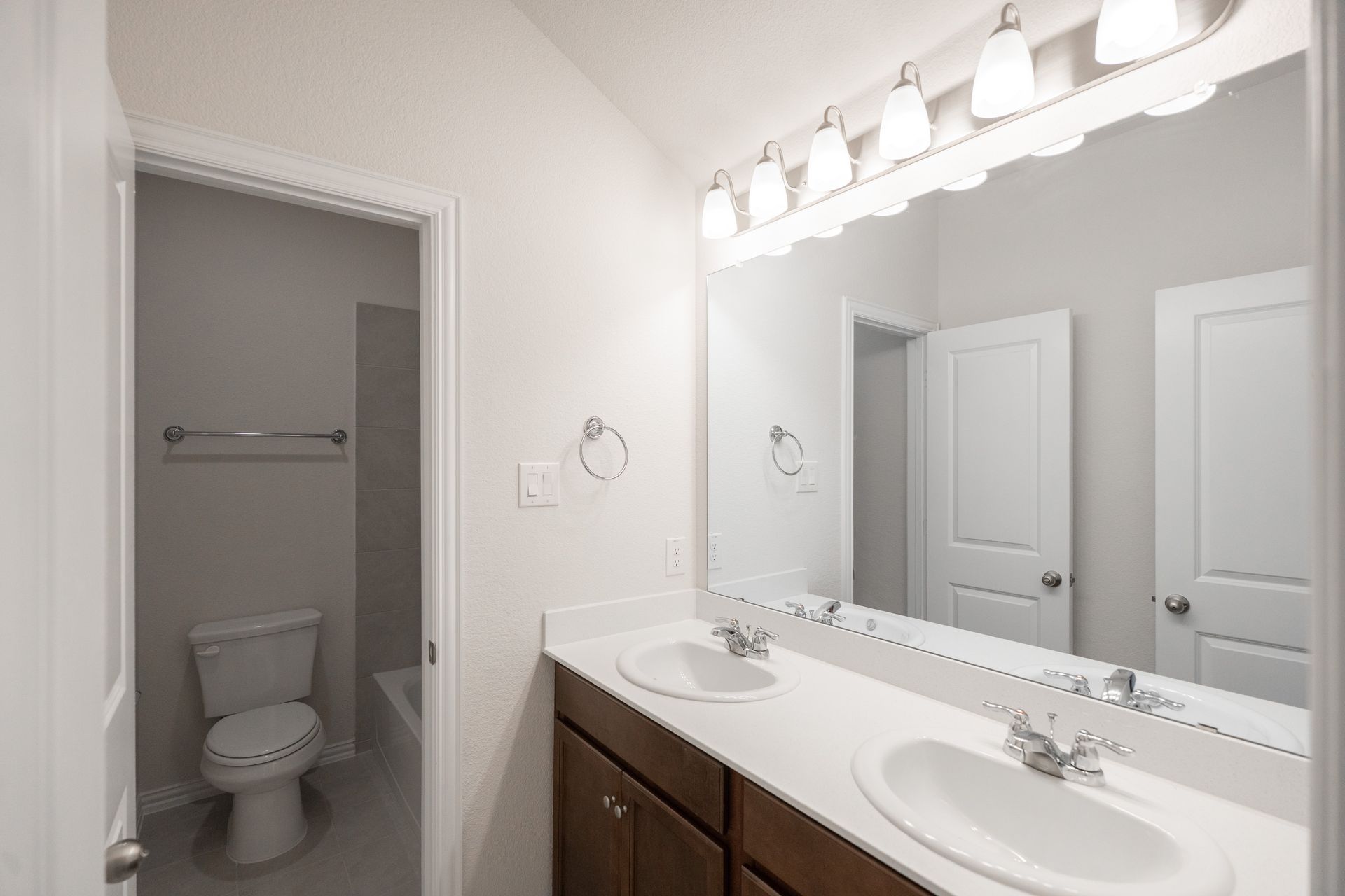 Cascade Guest Bathroom