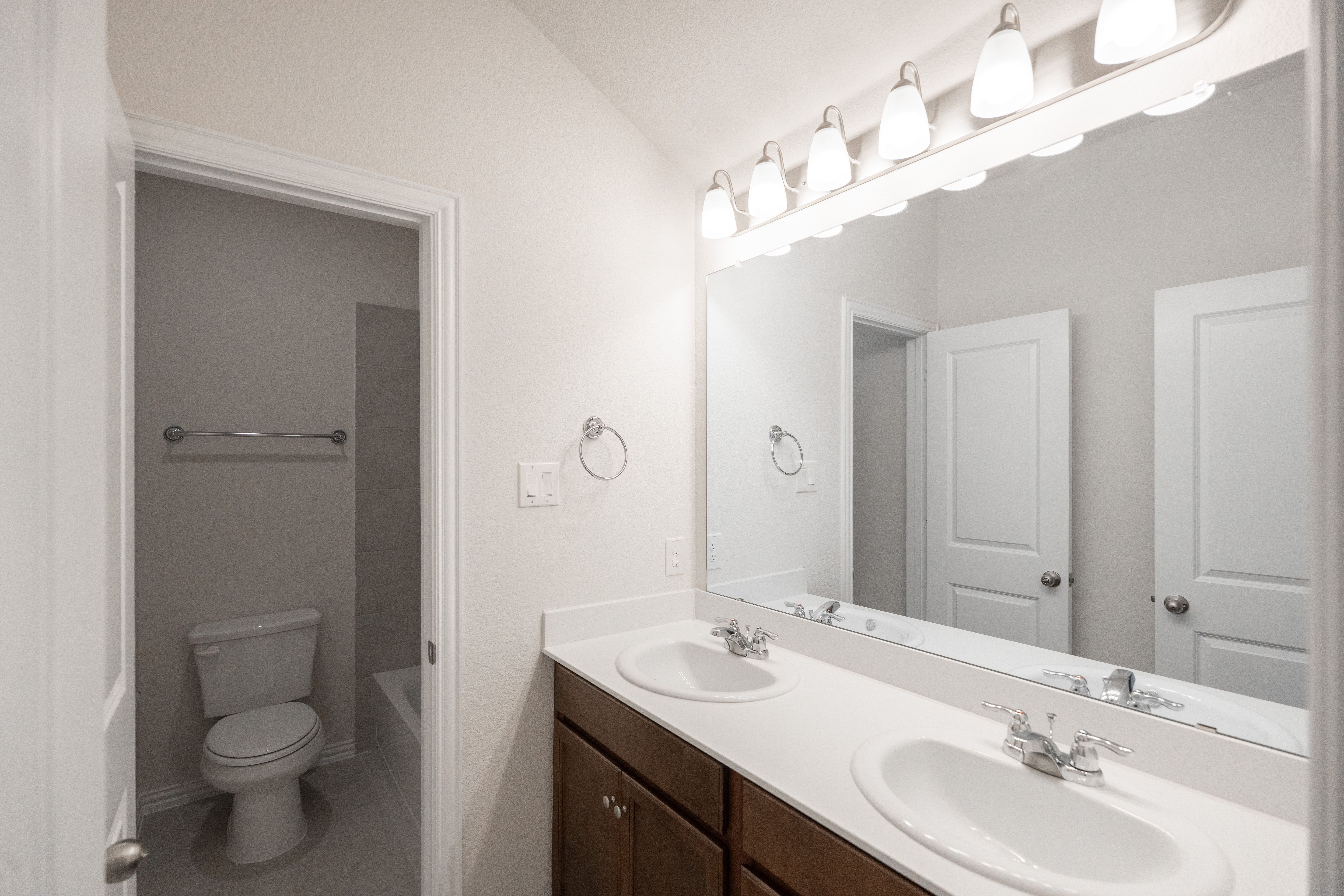 Cascade Guest Bathroom