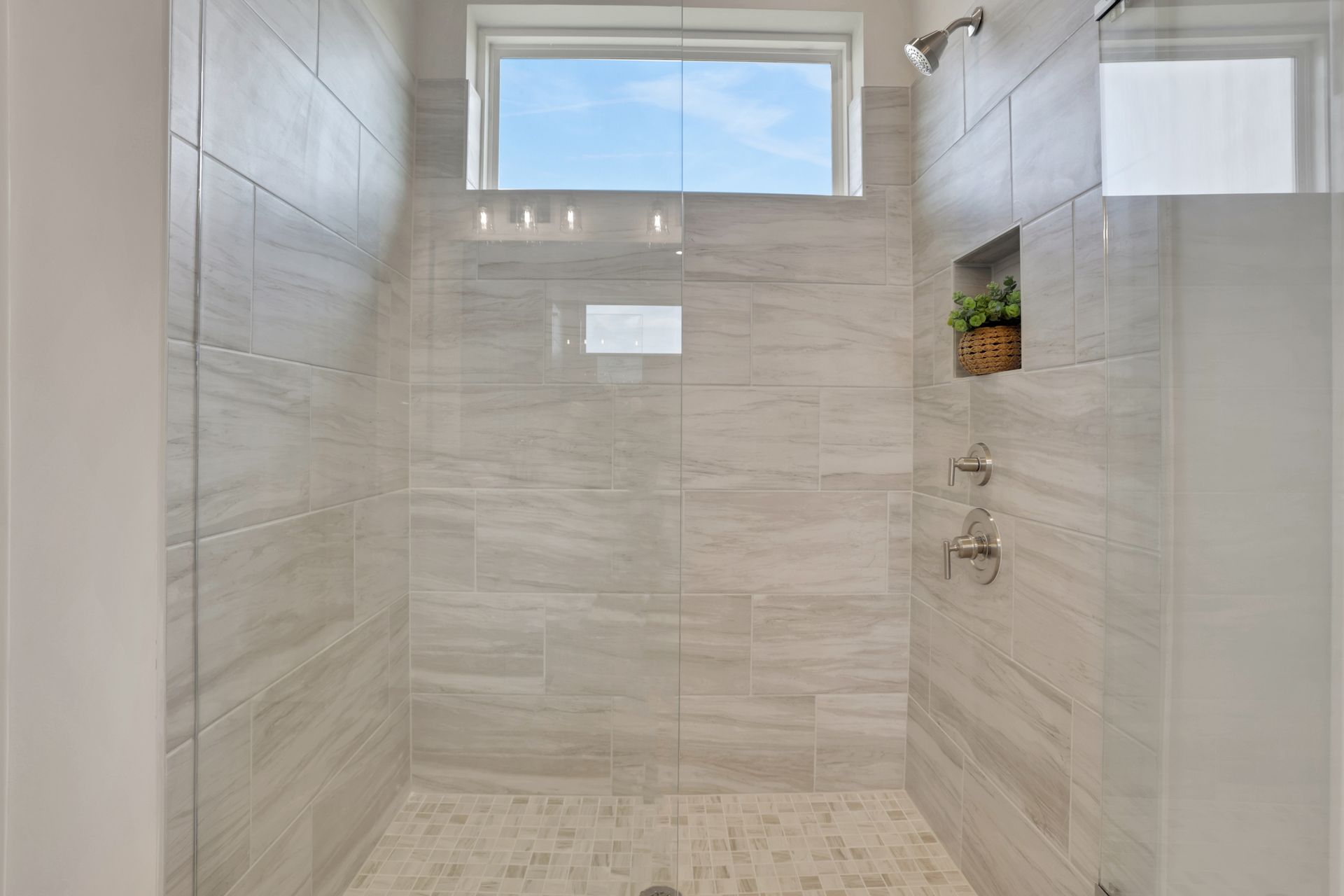 Fulton II Primary Bath
