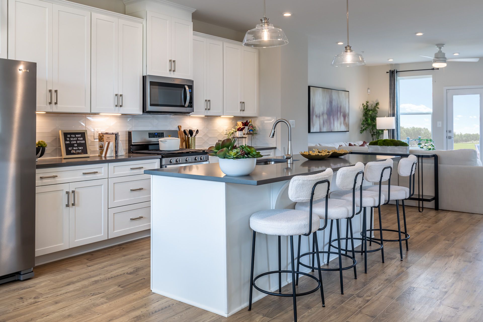 Cardiff Kitchen with Cabinets