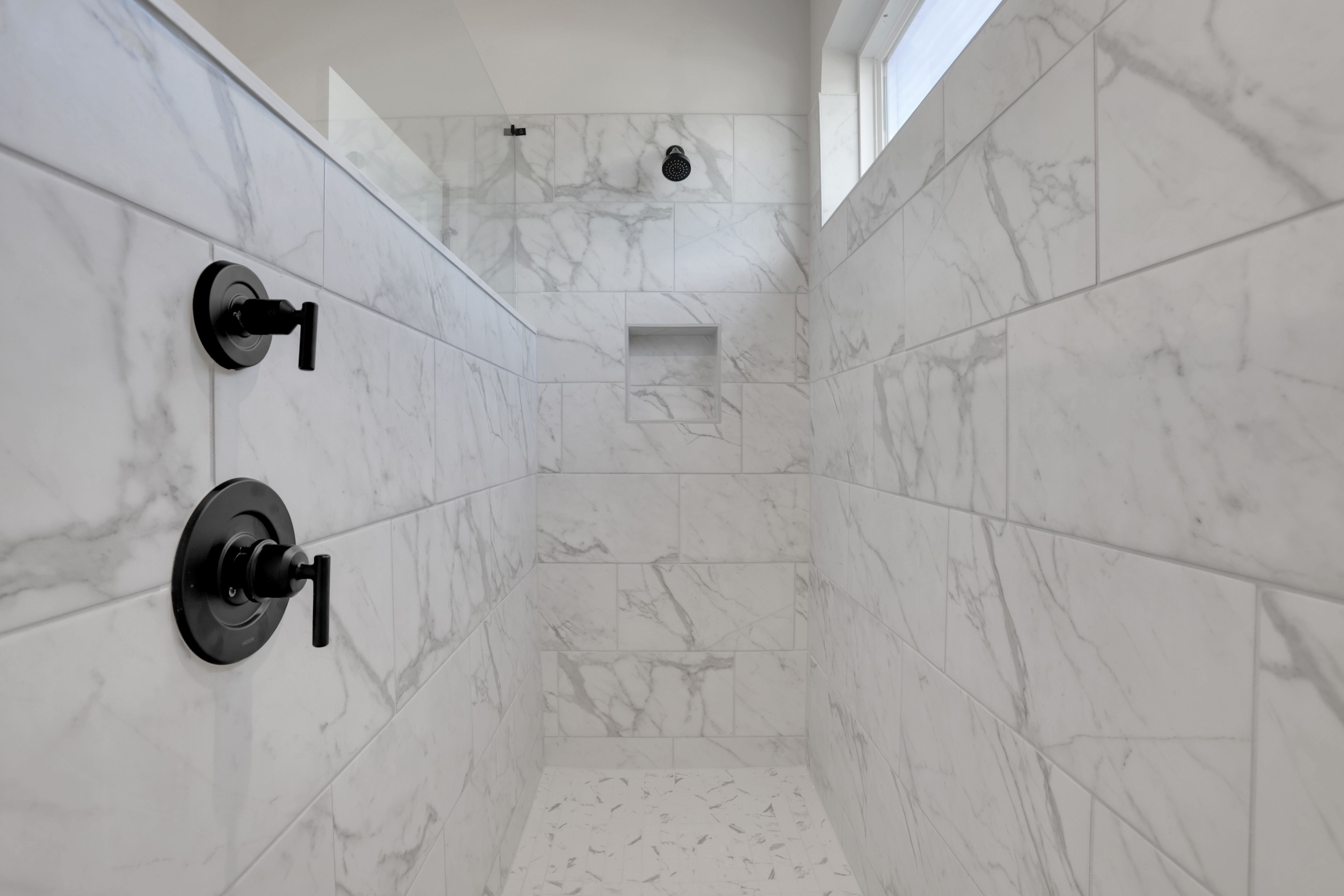 Tucker II Primary Bath