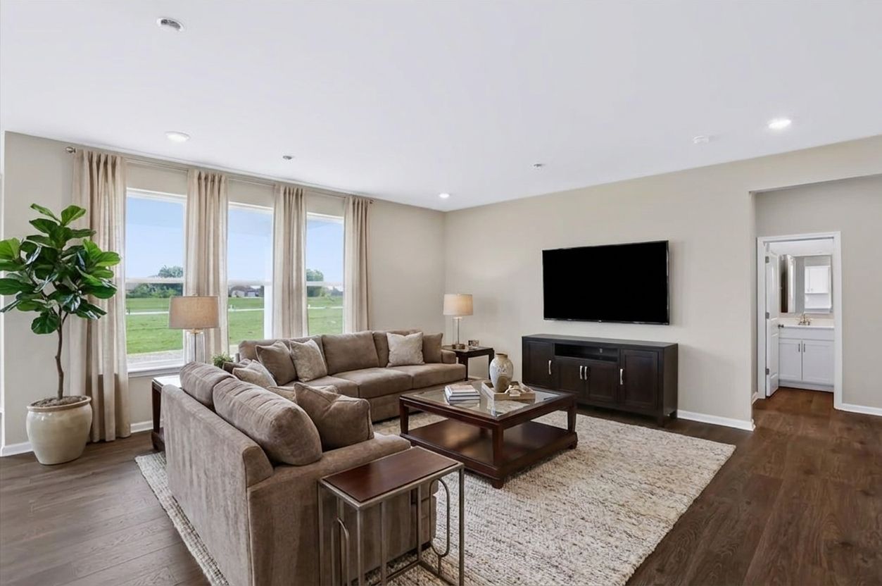 Washington Great Room Virtually Staged
