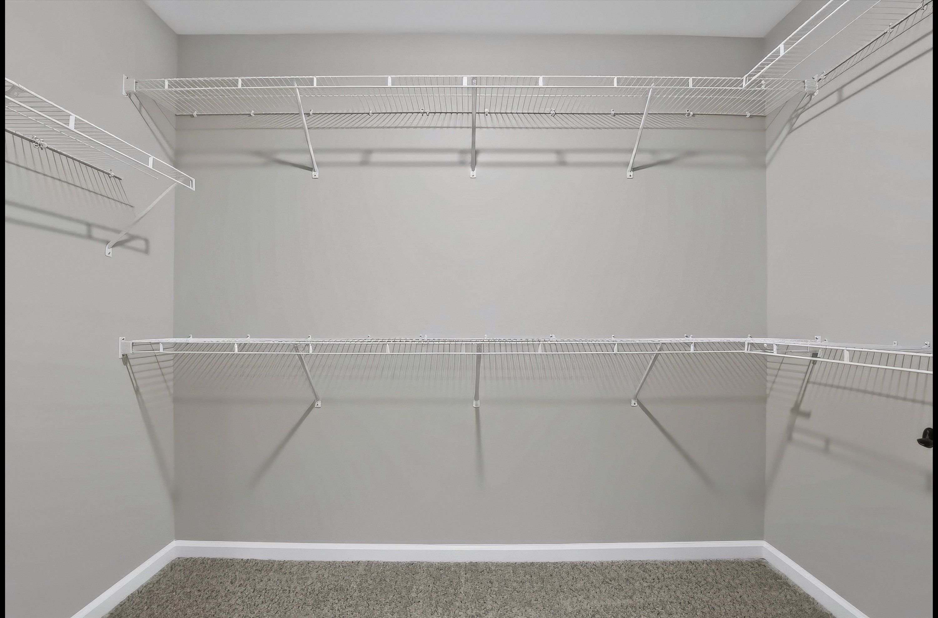 Vienna Primary Closet