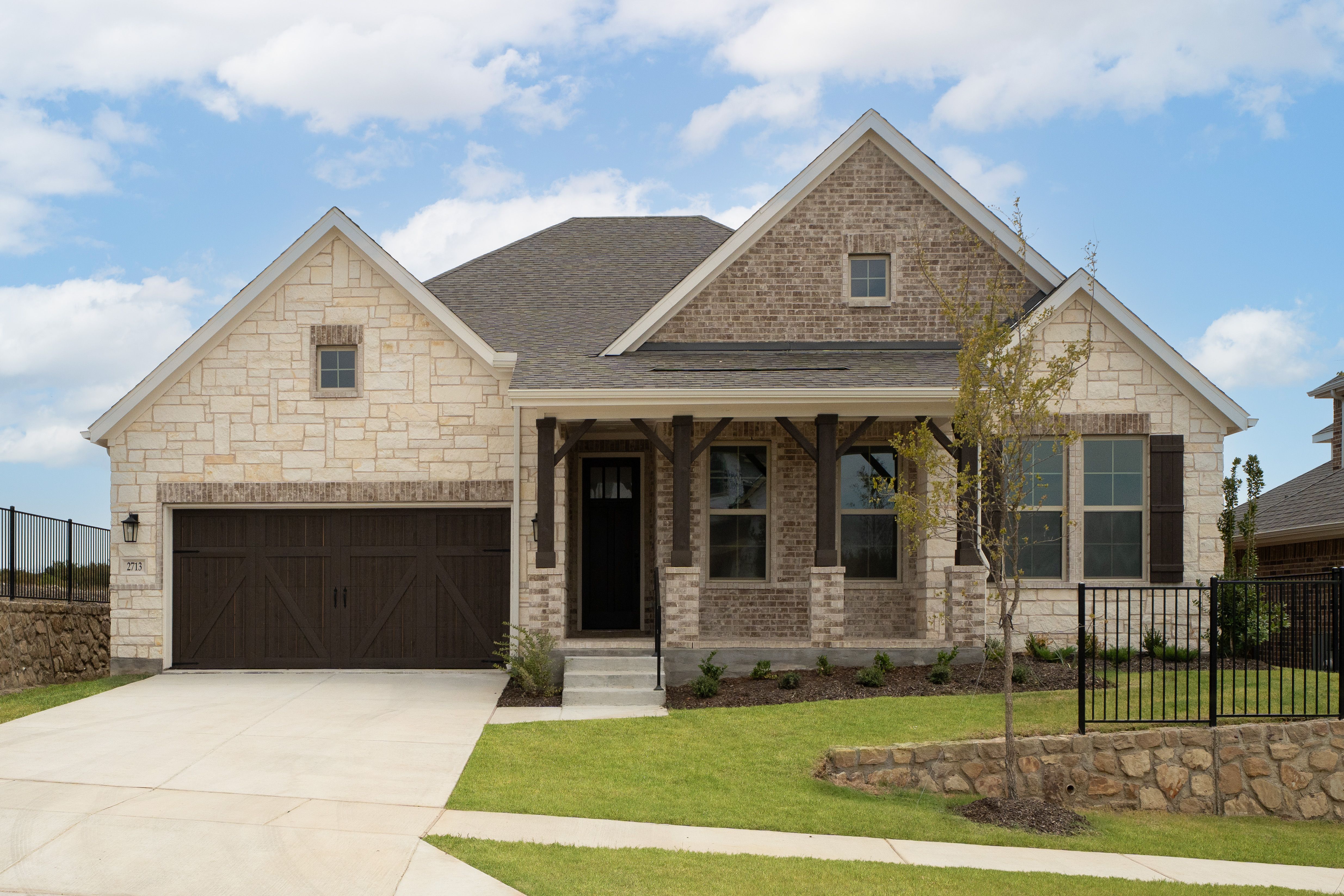 2713 Queenwood Street (Manor)