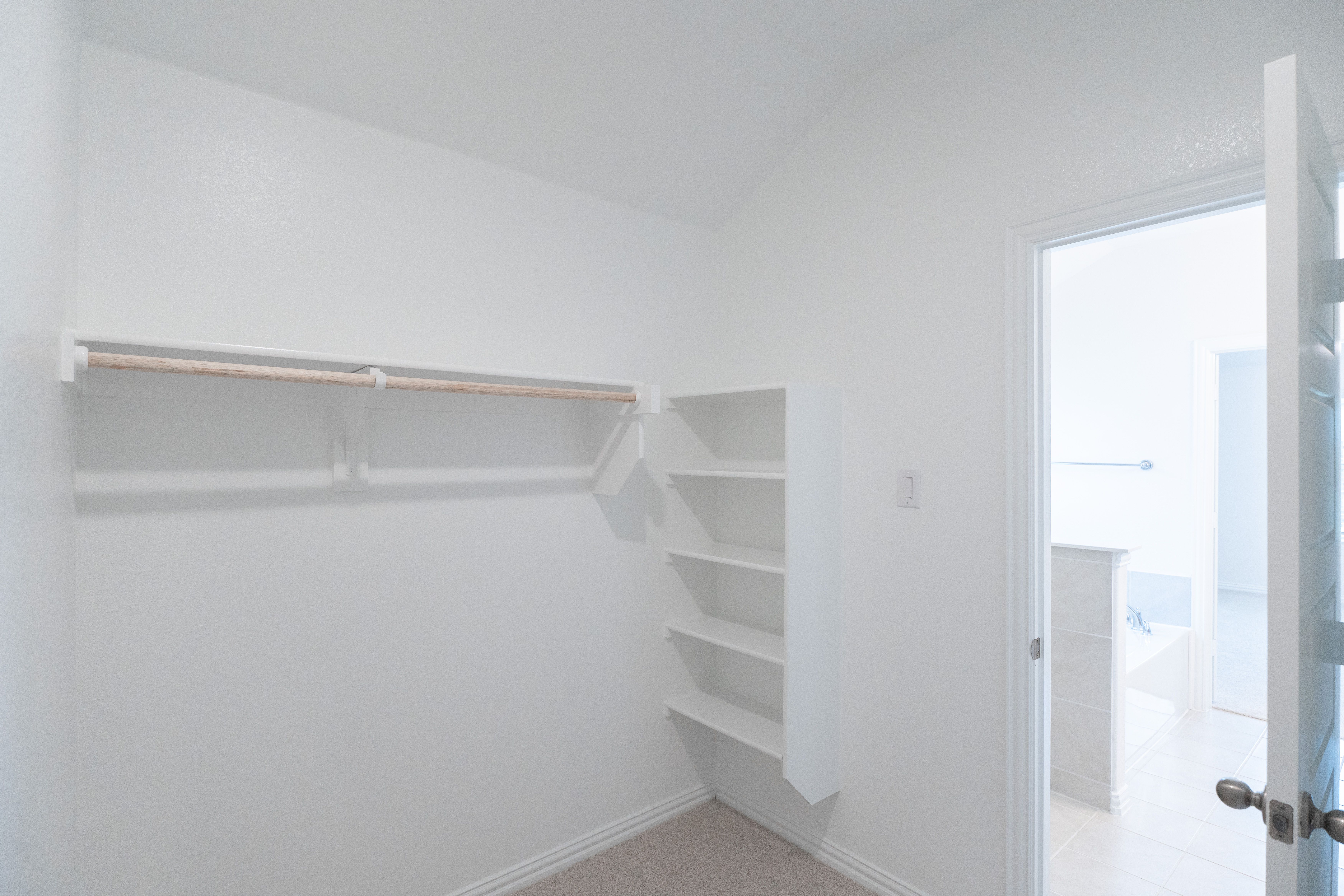 Sierra Primary Bedroom Closet