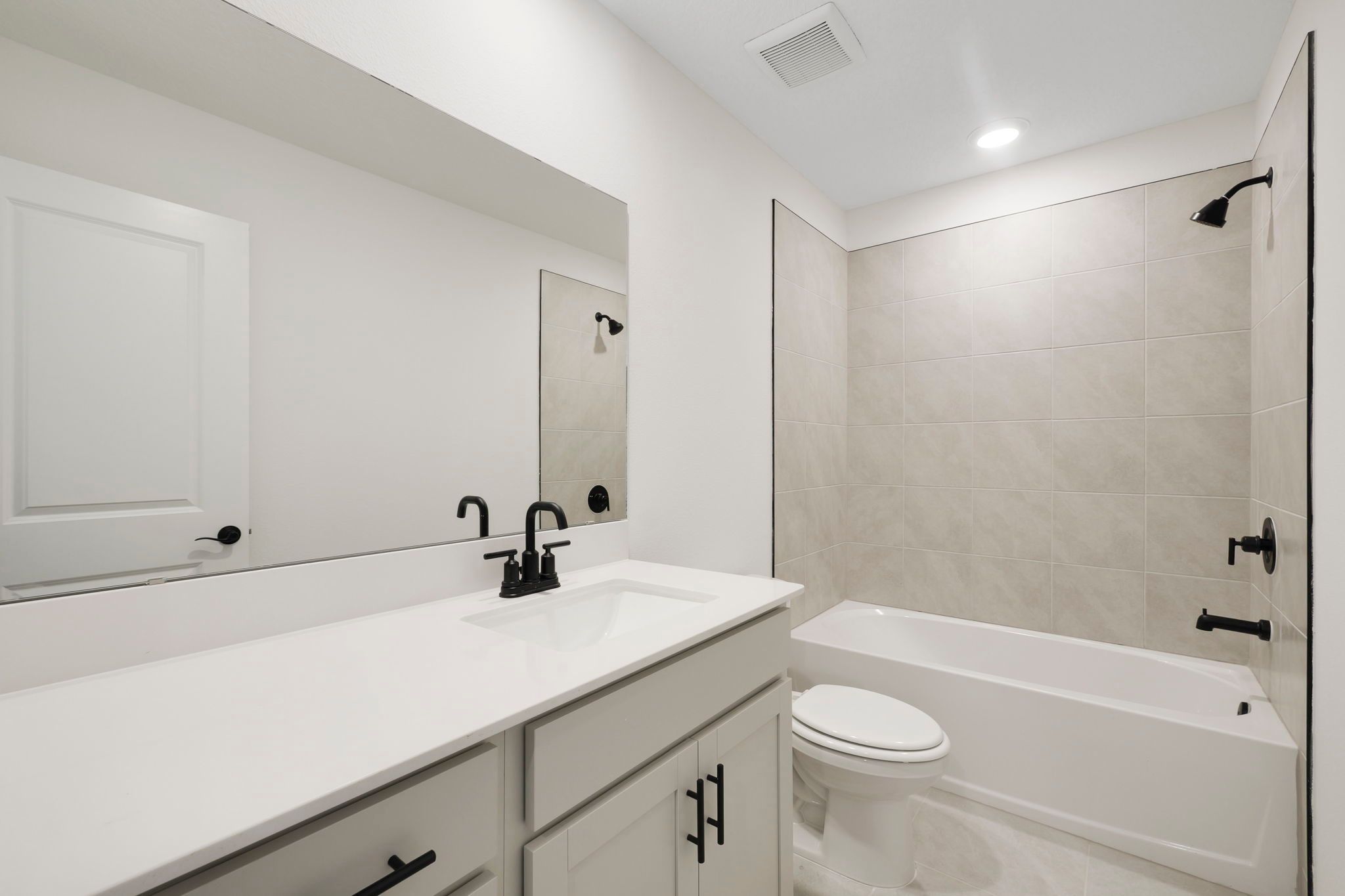 Magnolia Bathroom 2
