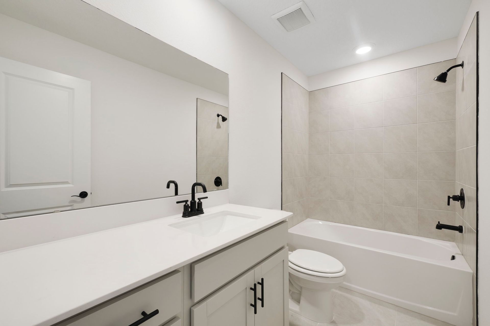 Magnolia Bathroom 2