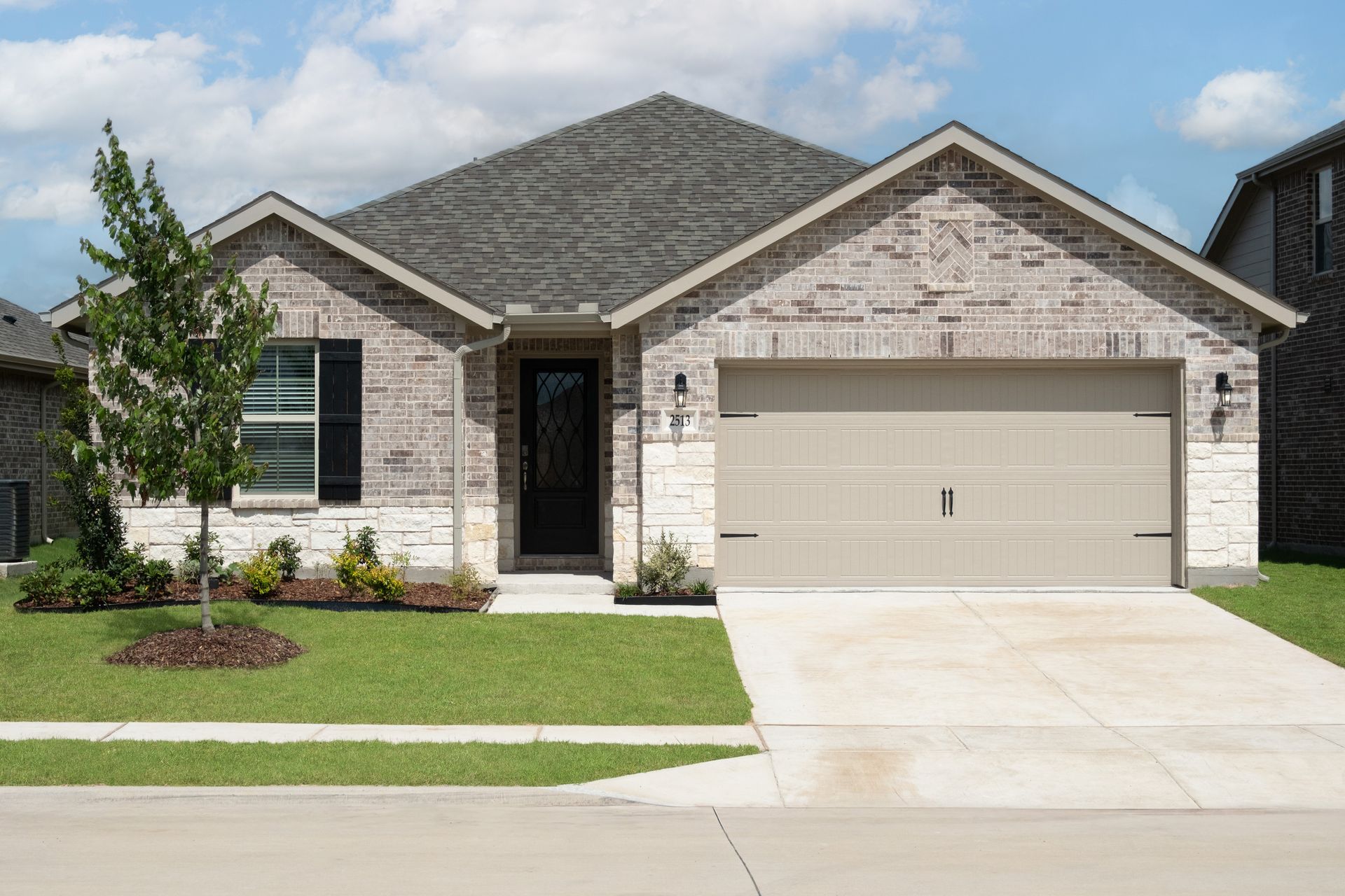 Teton Traditional B Exterior