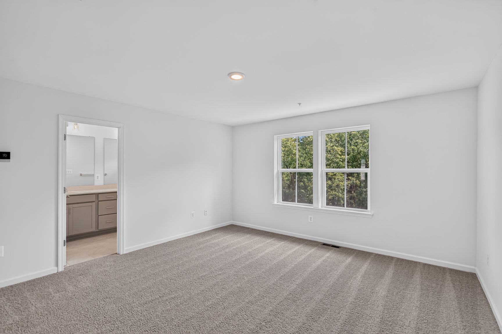 Easton Primary Suite