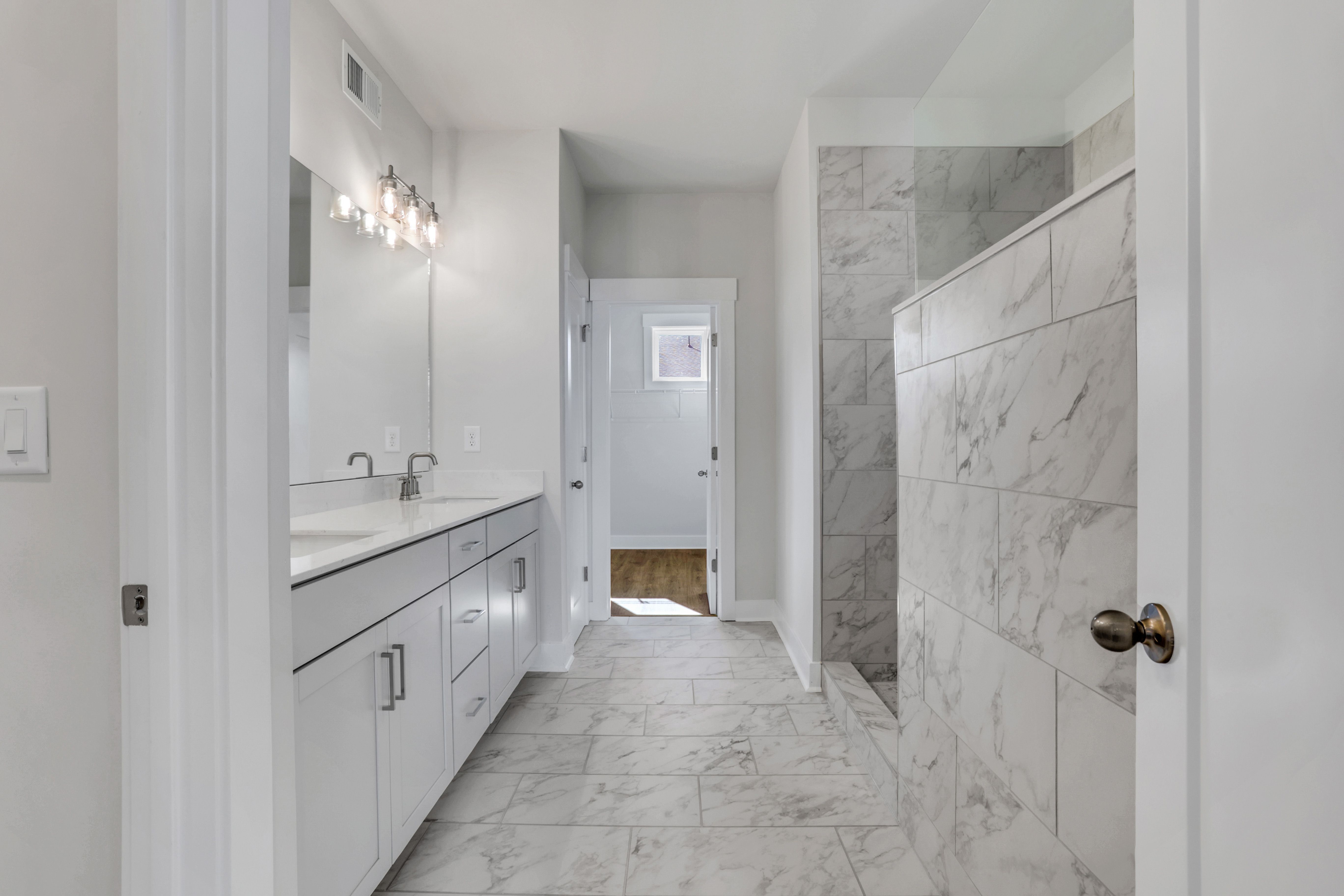 Canton II Primary Bath