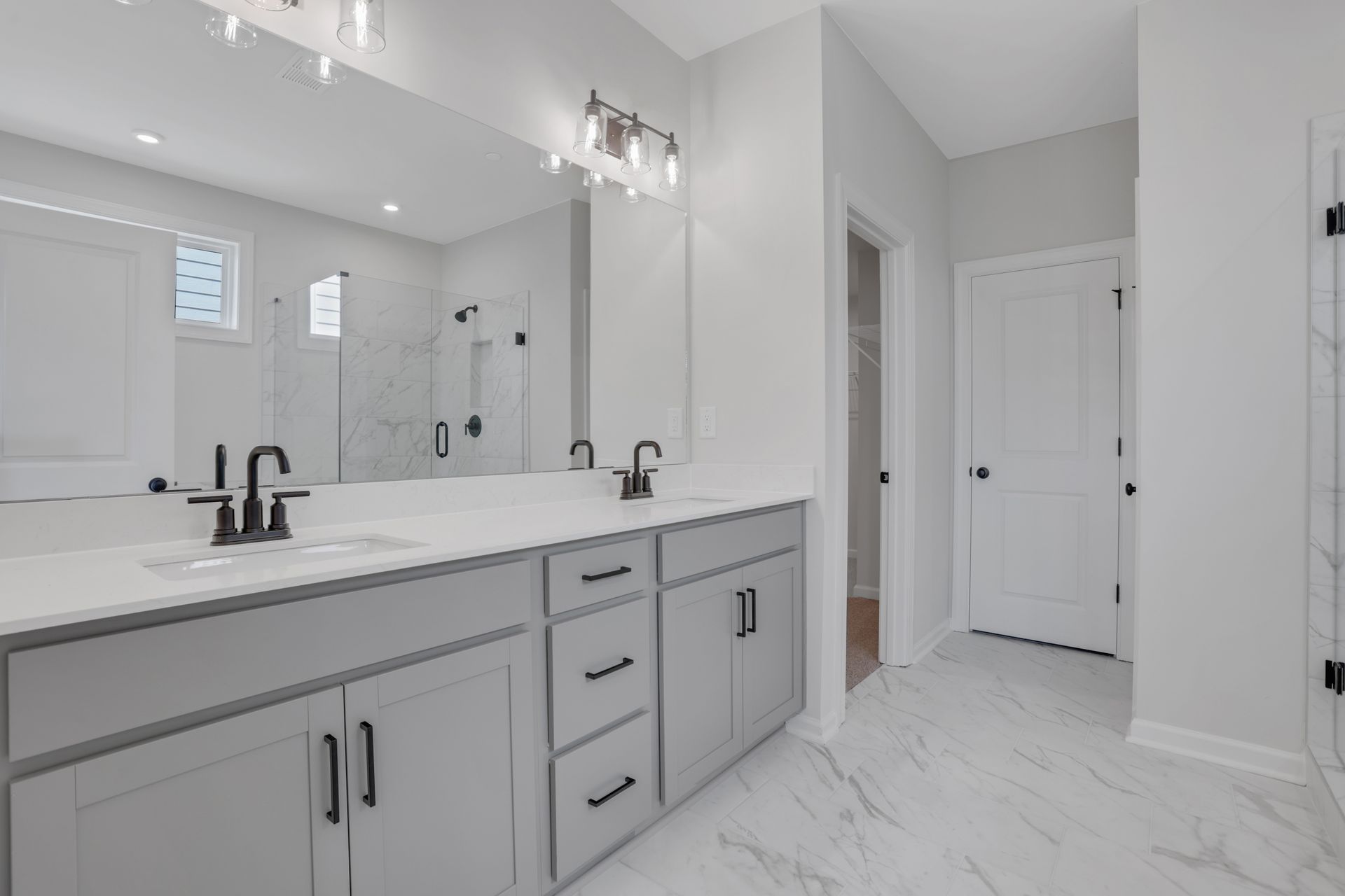 Tucker II Primary Bath