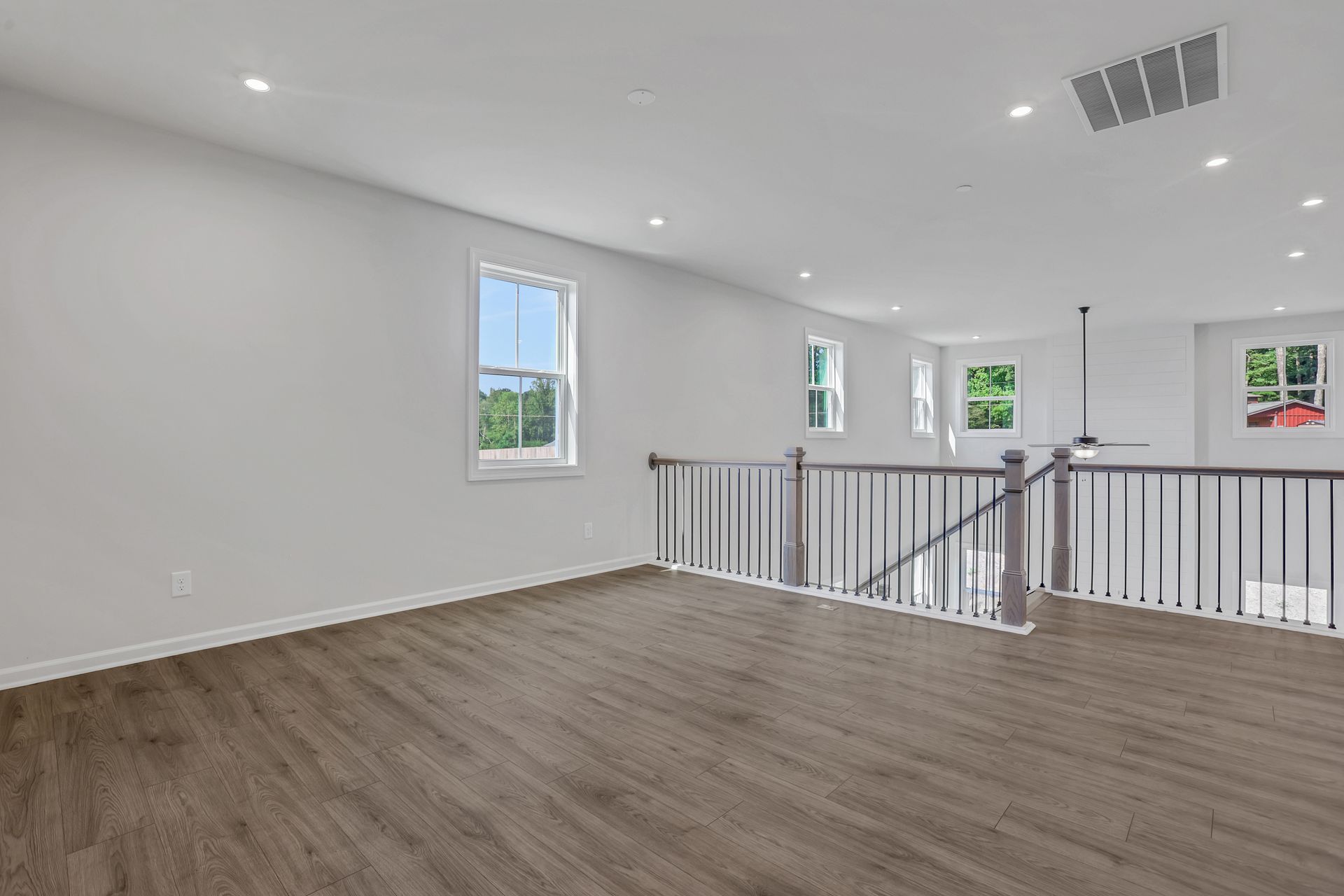 Tucker II Loft