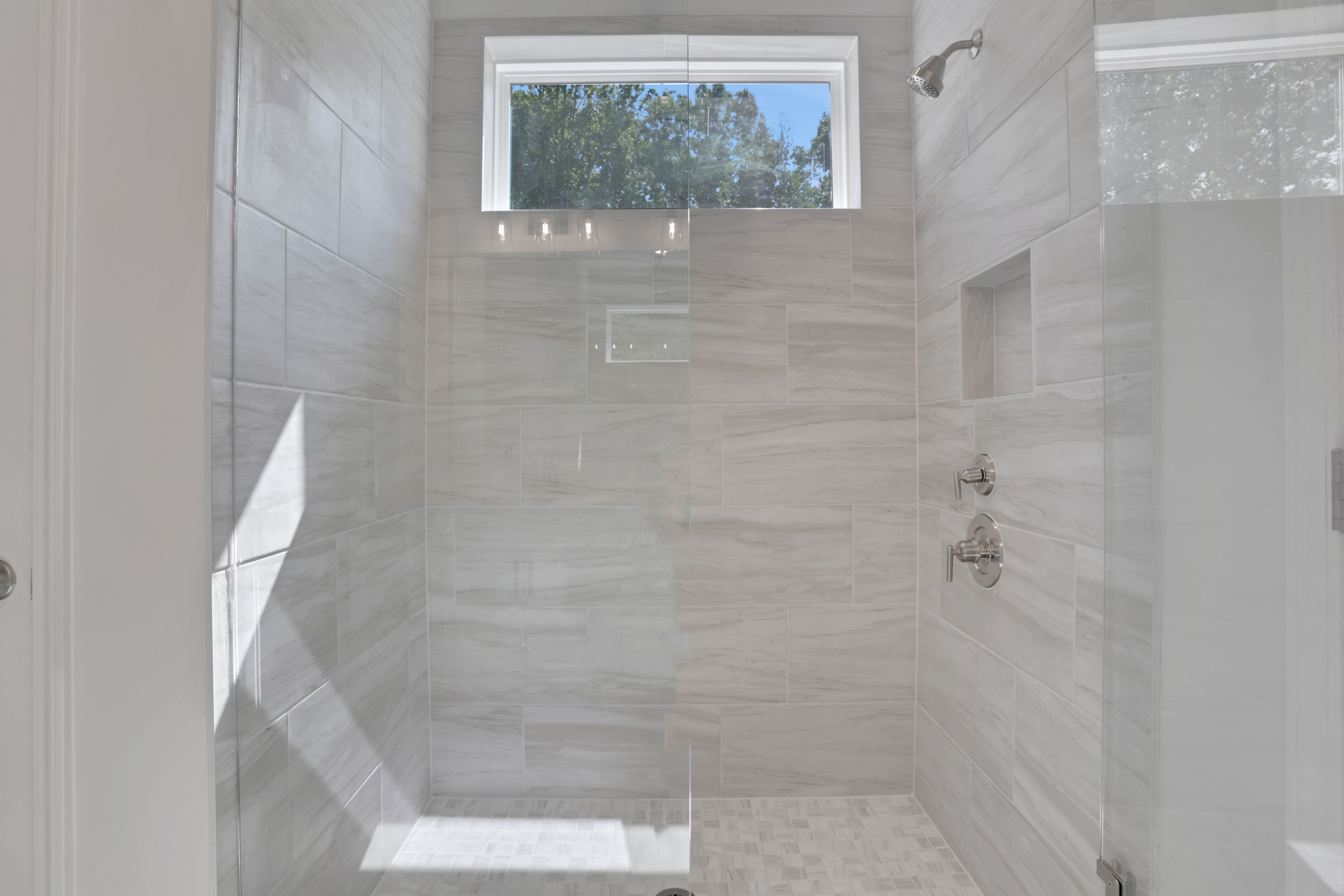 Fulton II Primary Bath