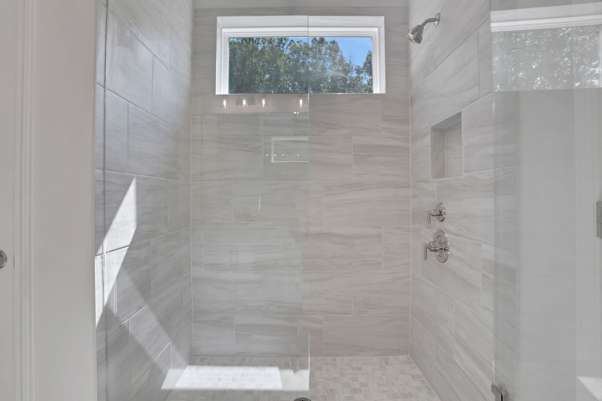 Fulton II Primary Bath