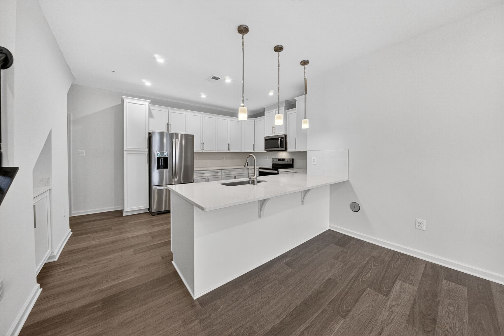585 South Frederick Avenue (Riva)
