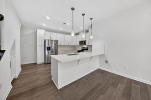 585 South Frederick Avenue (Riva)