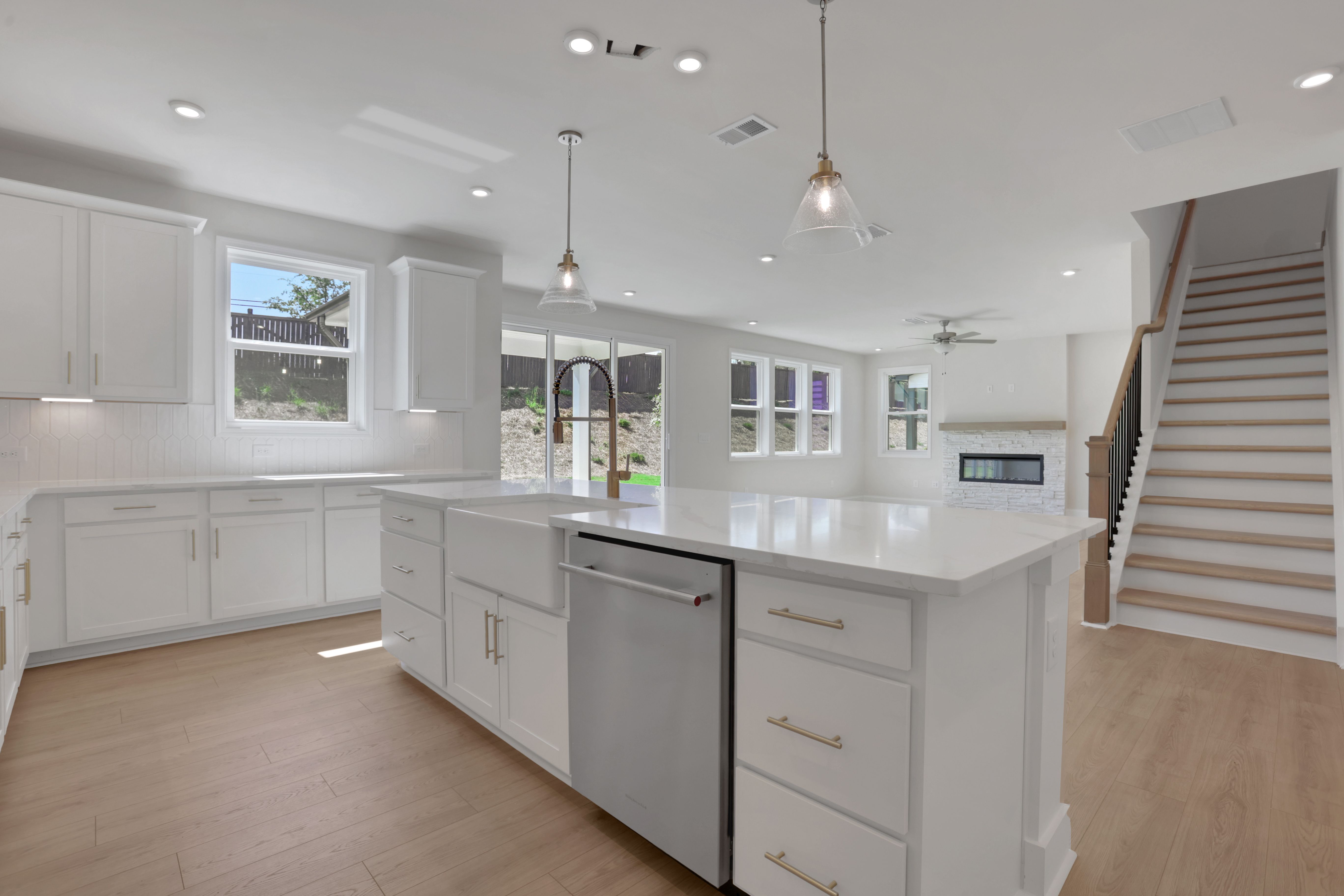 Canton II Kitchen and Dining Room