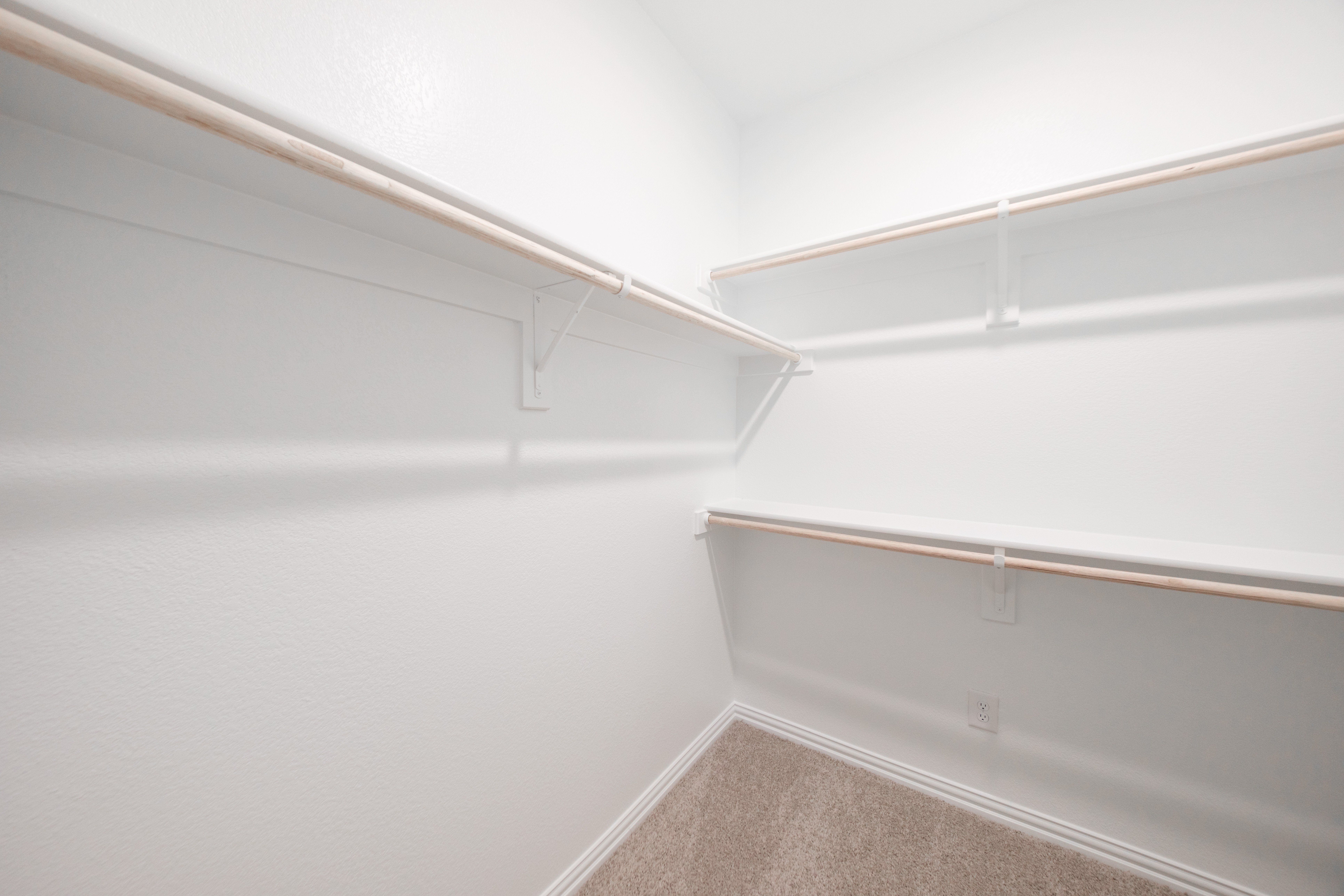 Sierra Primary Closet