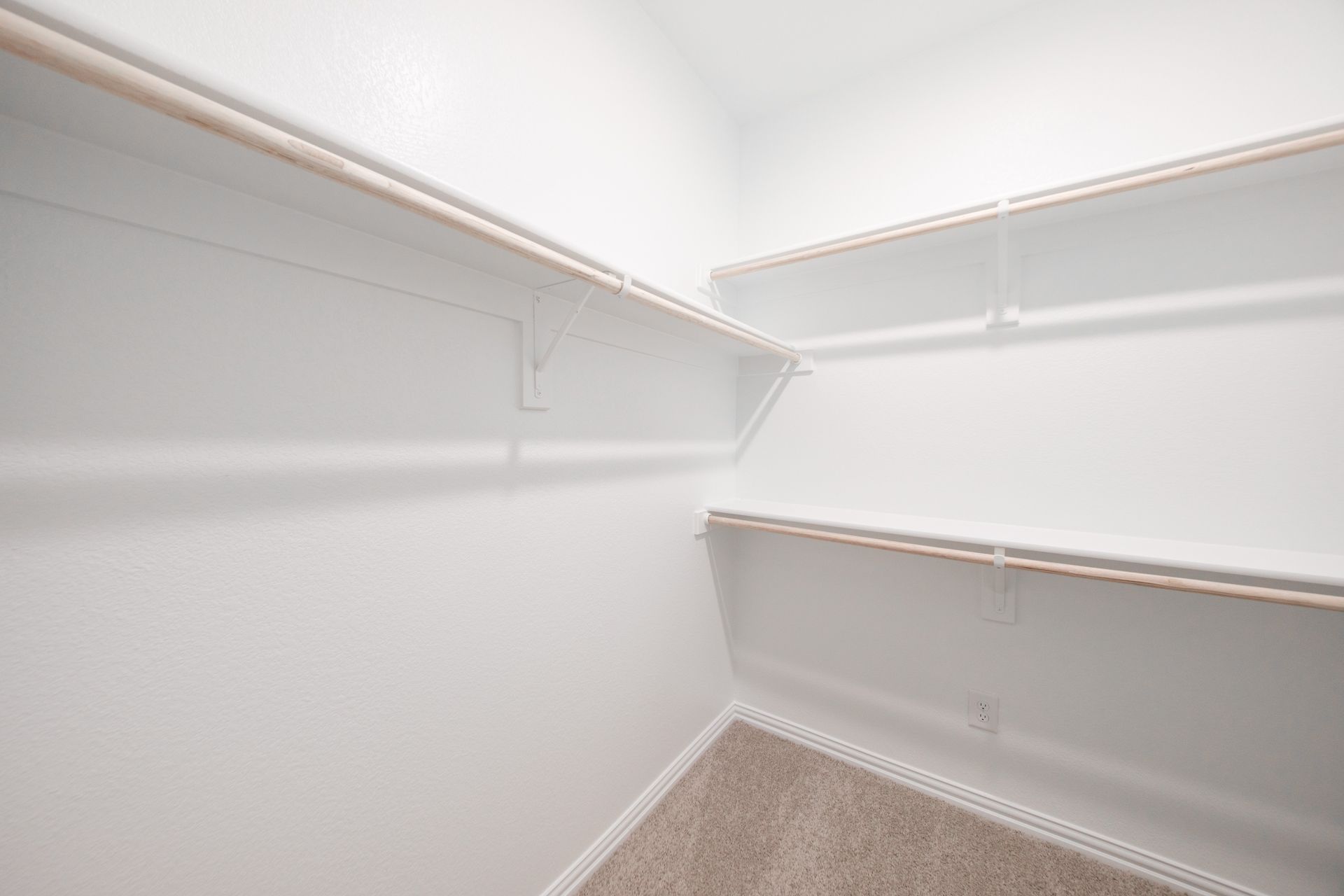 Sierra Primary Closet