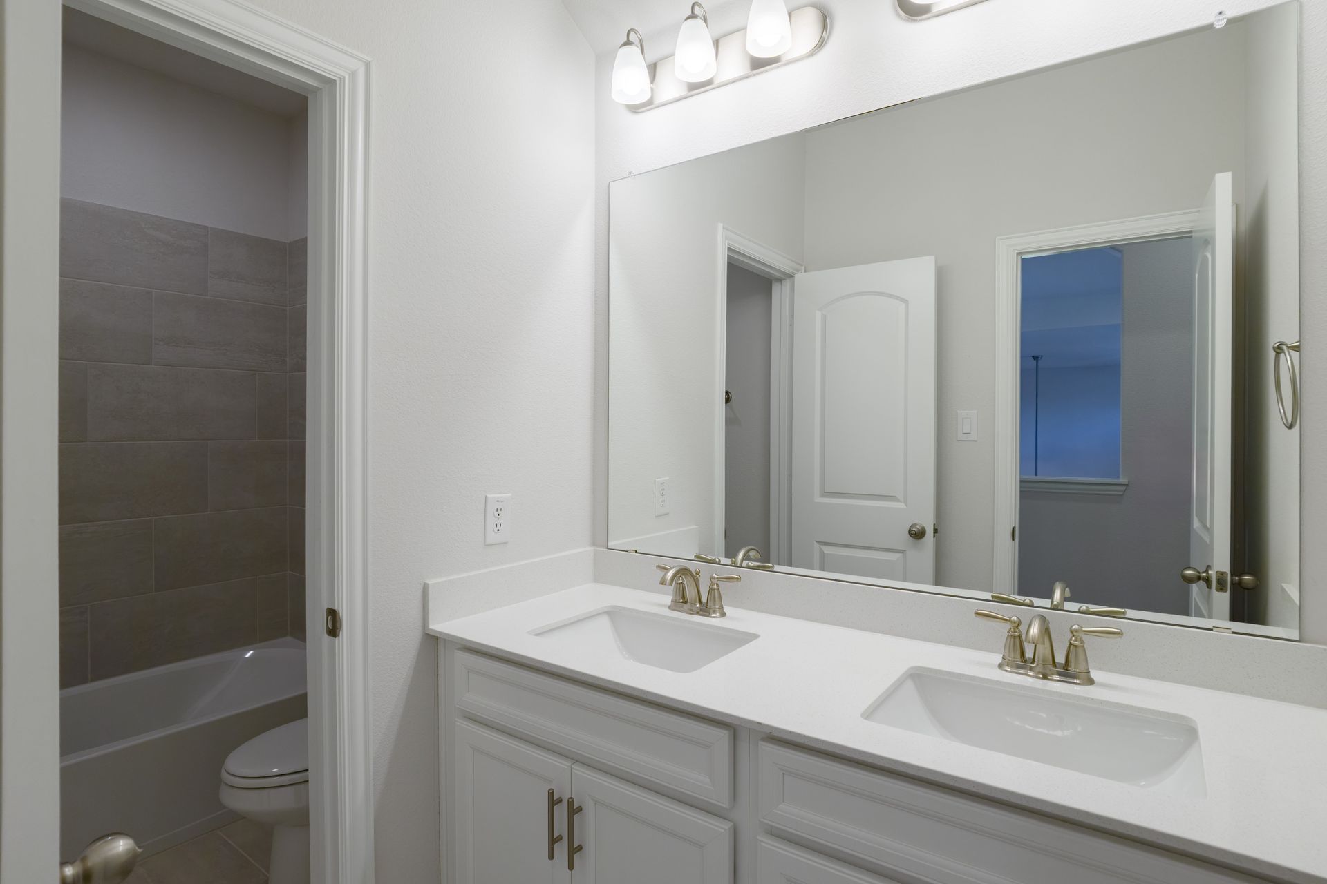 Richland Bath 3