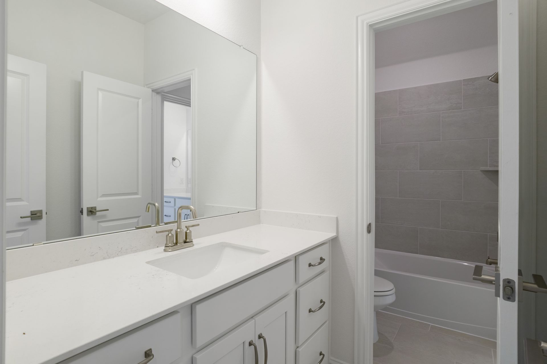 Brazos Guest Bathroom
