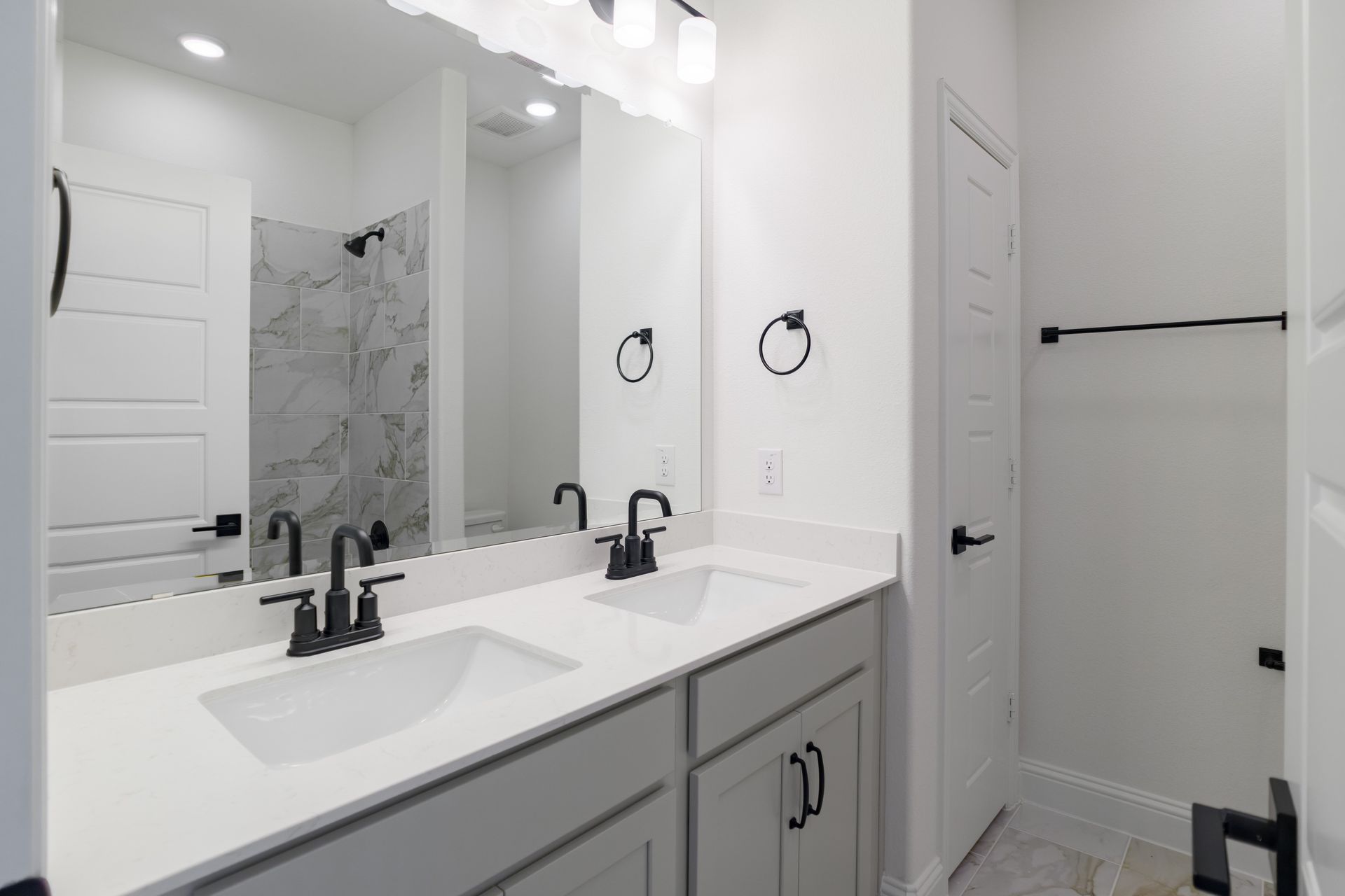 Driftwood Guest Bathroom