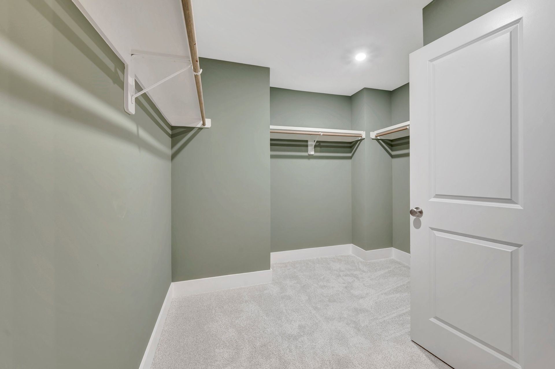 Addison Walk-In Closet