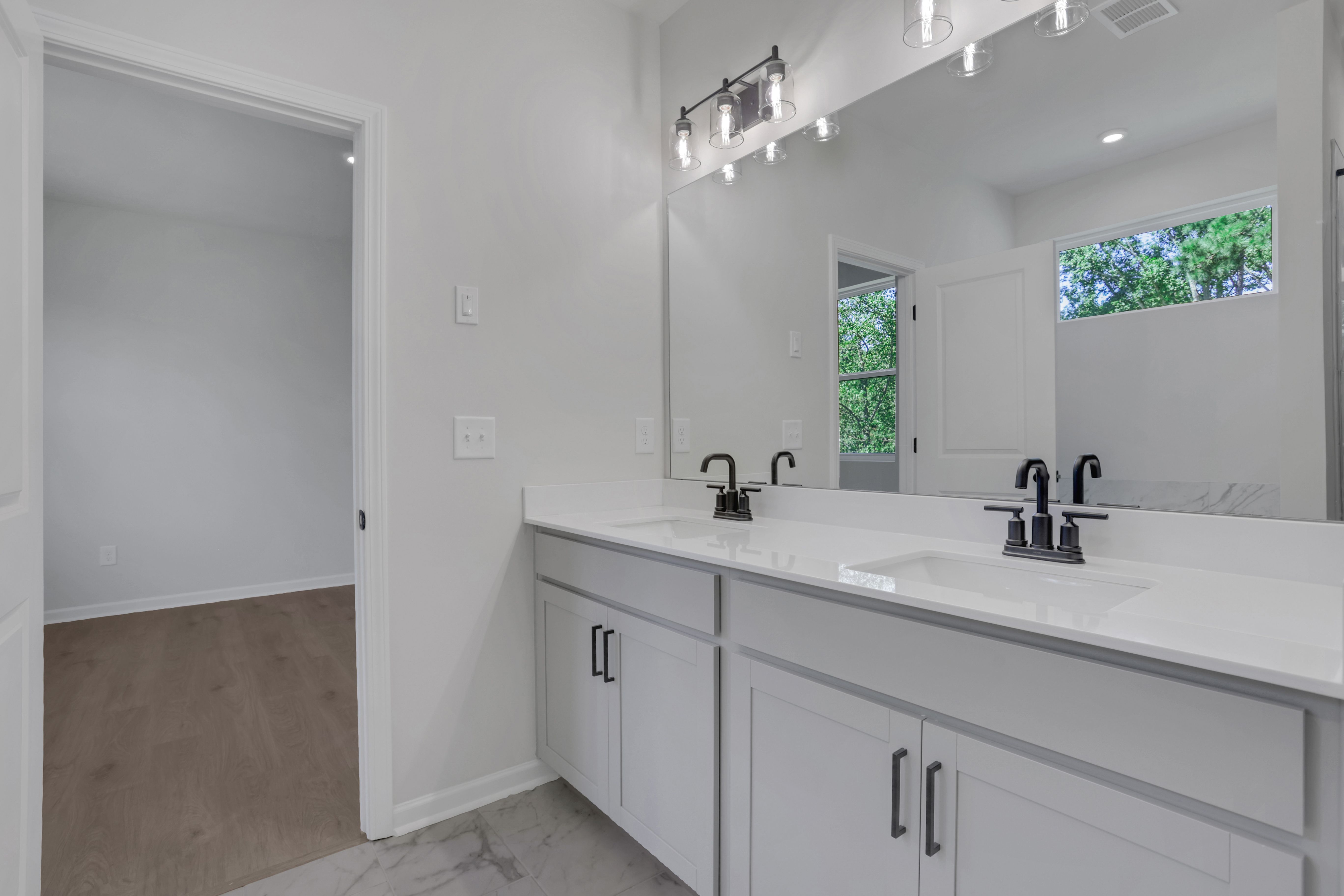 Fulton II Primary Bath