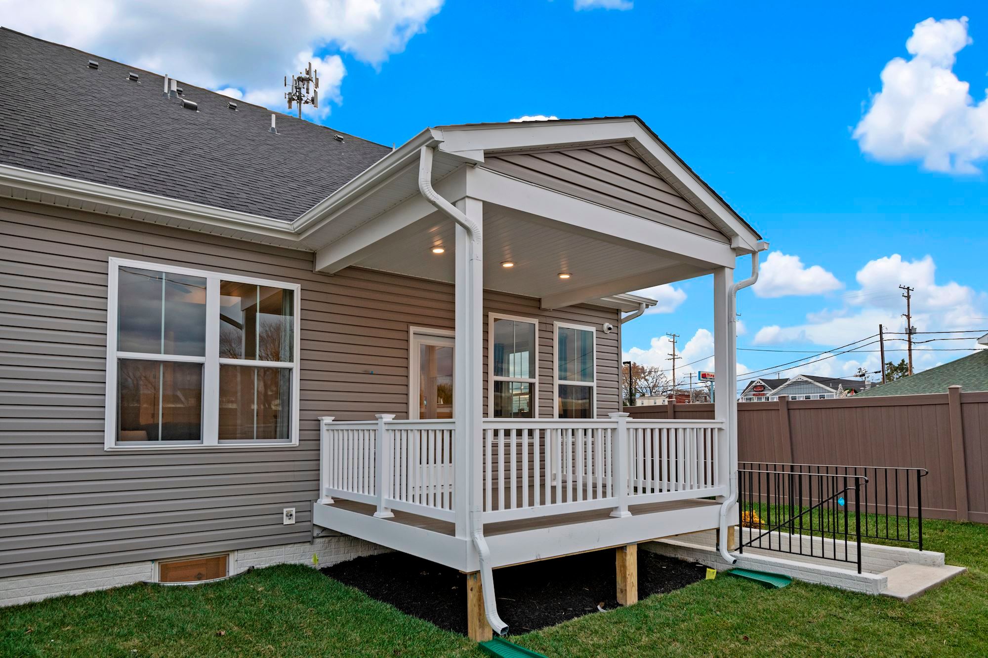 Ashton Back Deck