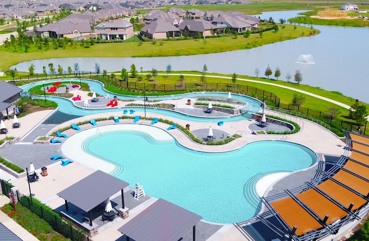 Community Pool & Lazy River